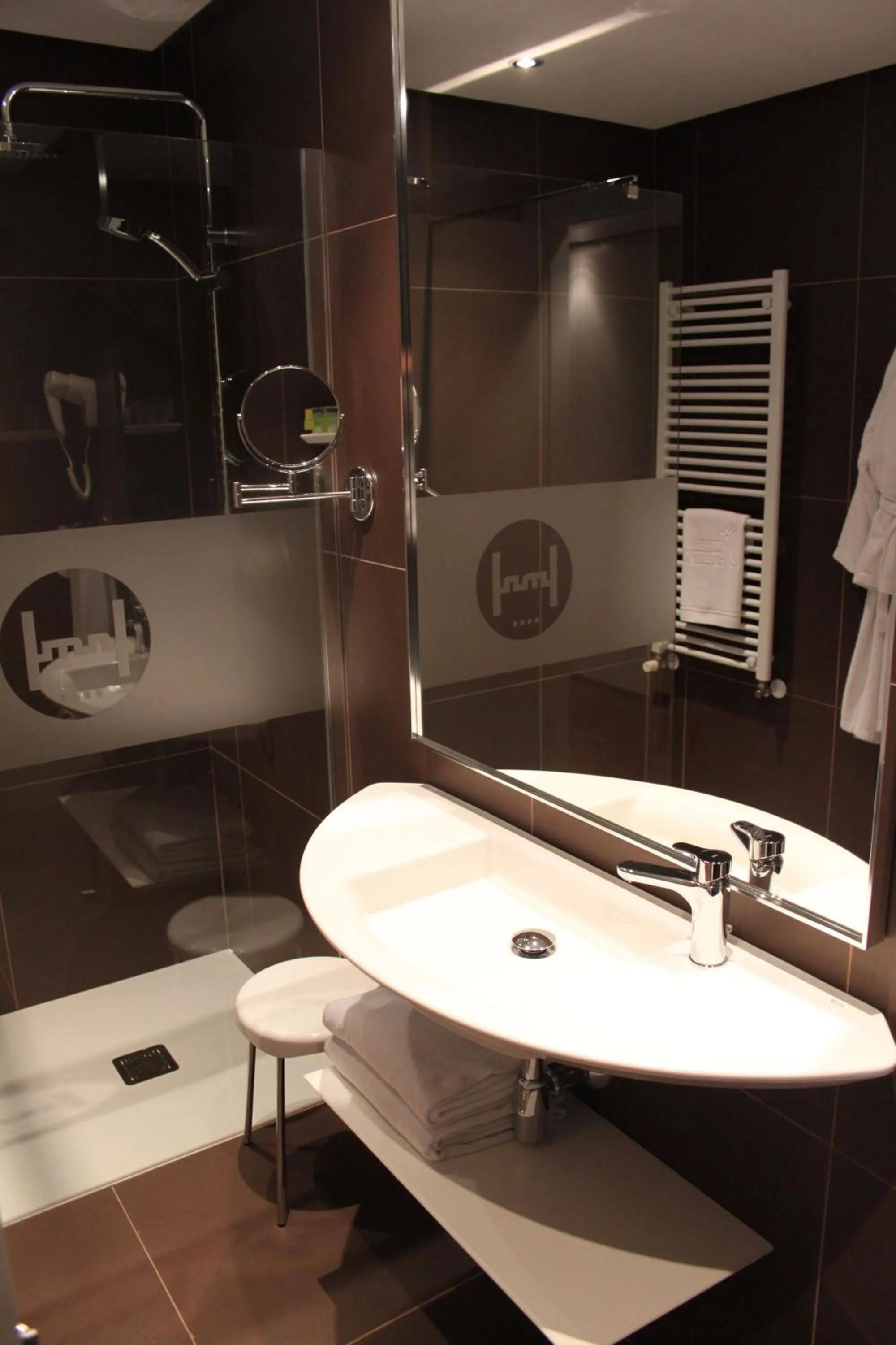 Bathroom in Silken Monumental Naranco