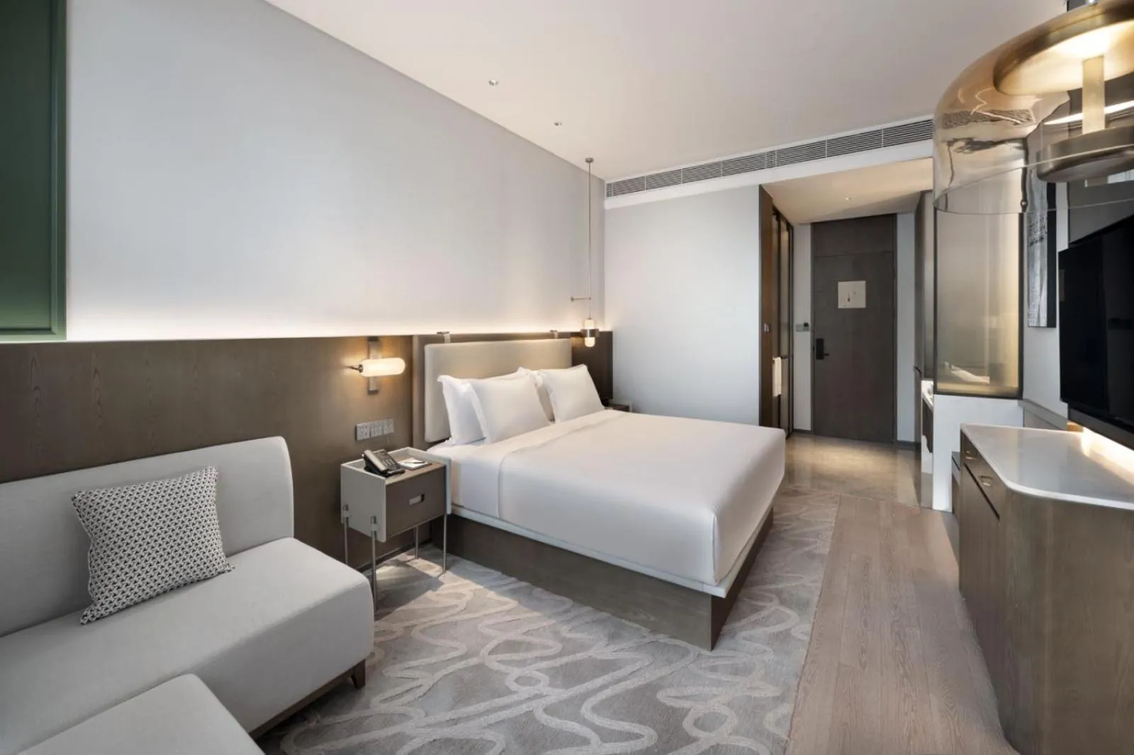 Photo of the whole room, Bed in The Barony Jinan East