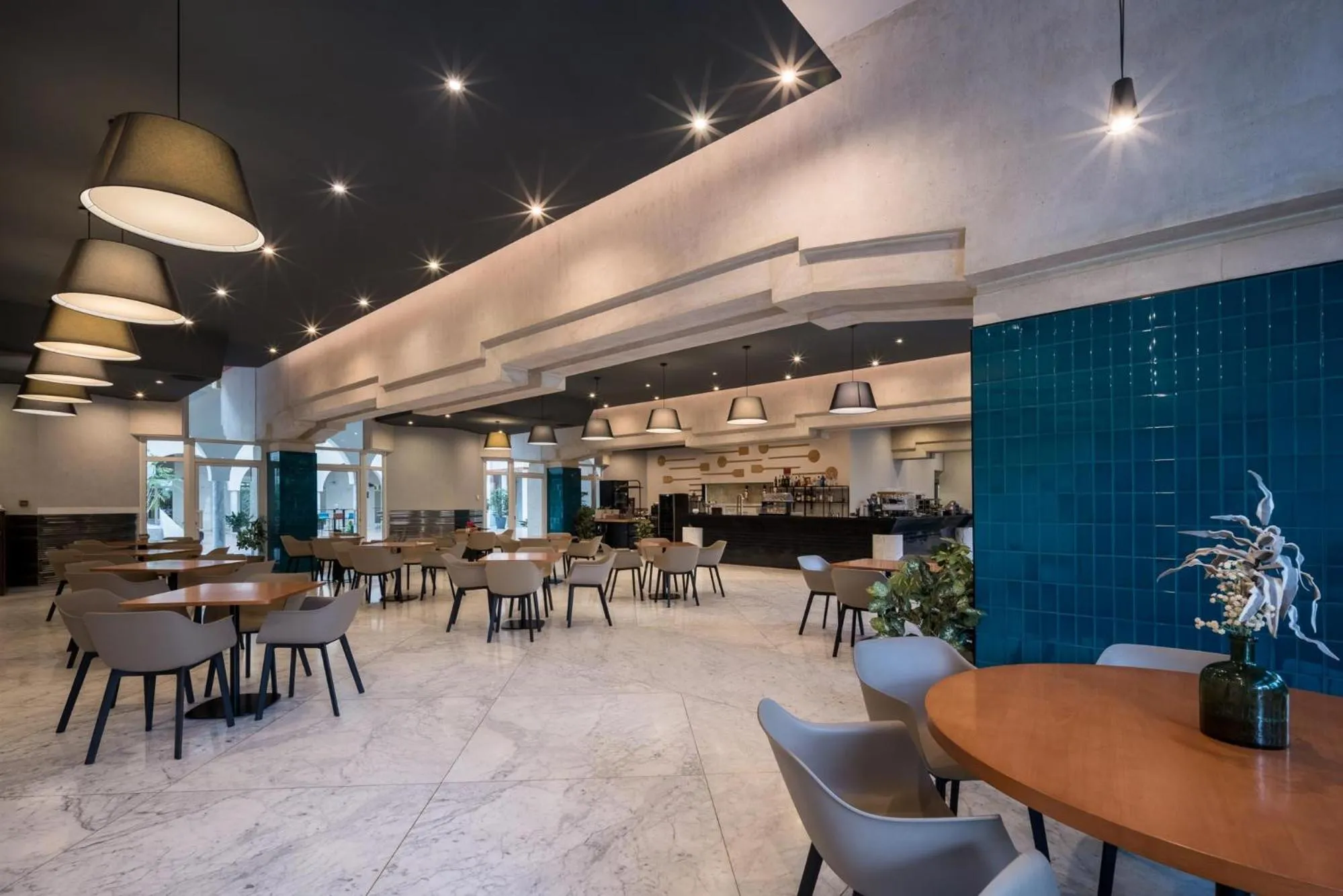 Restaurant/places to eat in Eurostars Al-Ándalus Palace