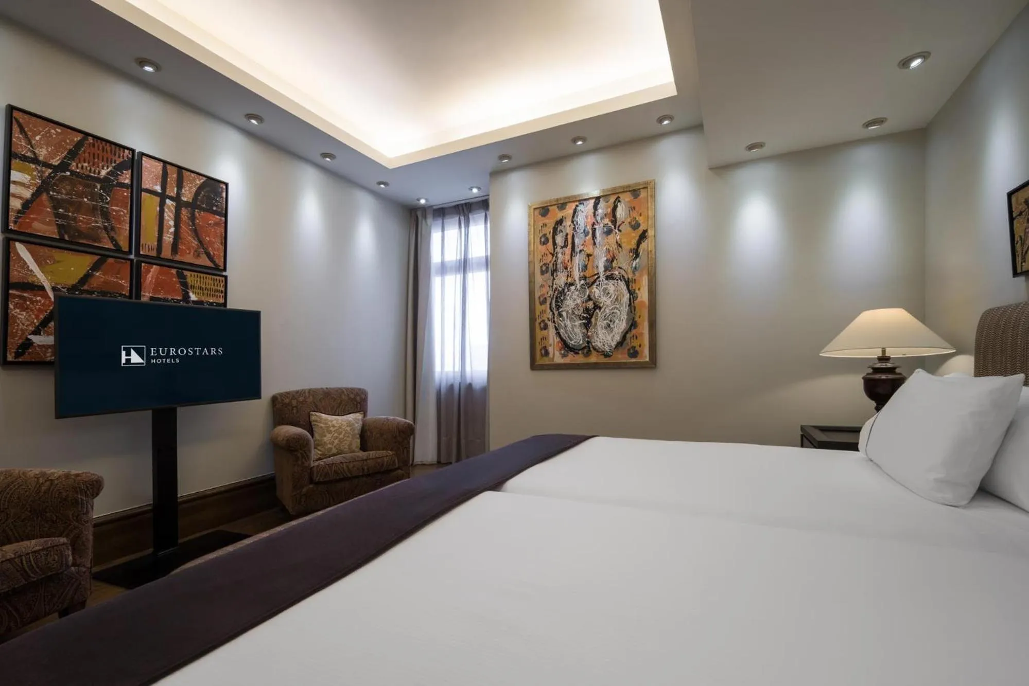 Bed in Eurostars Al-Ándalus Palace