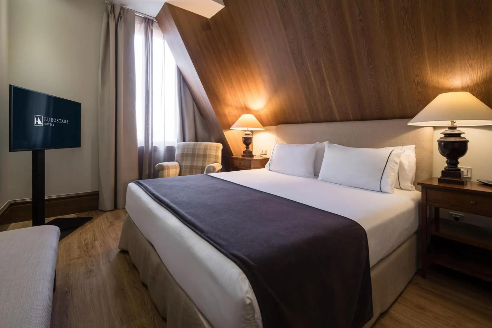 Photo of the whole room, Bed in Eurostars Al-Ándalus Palace