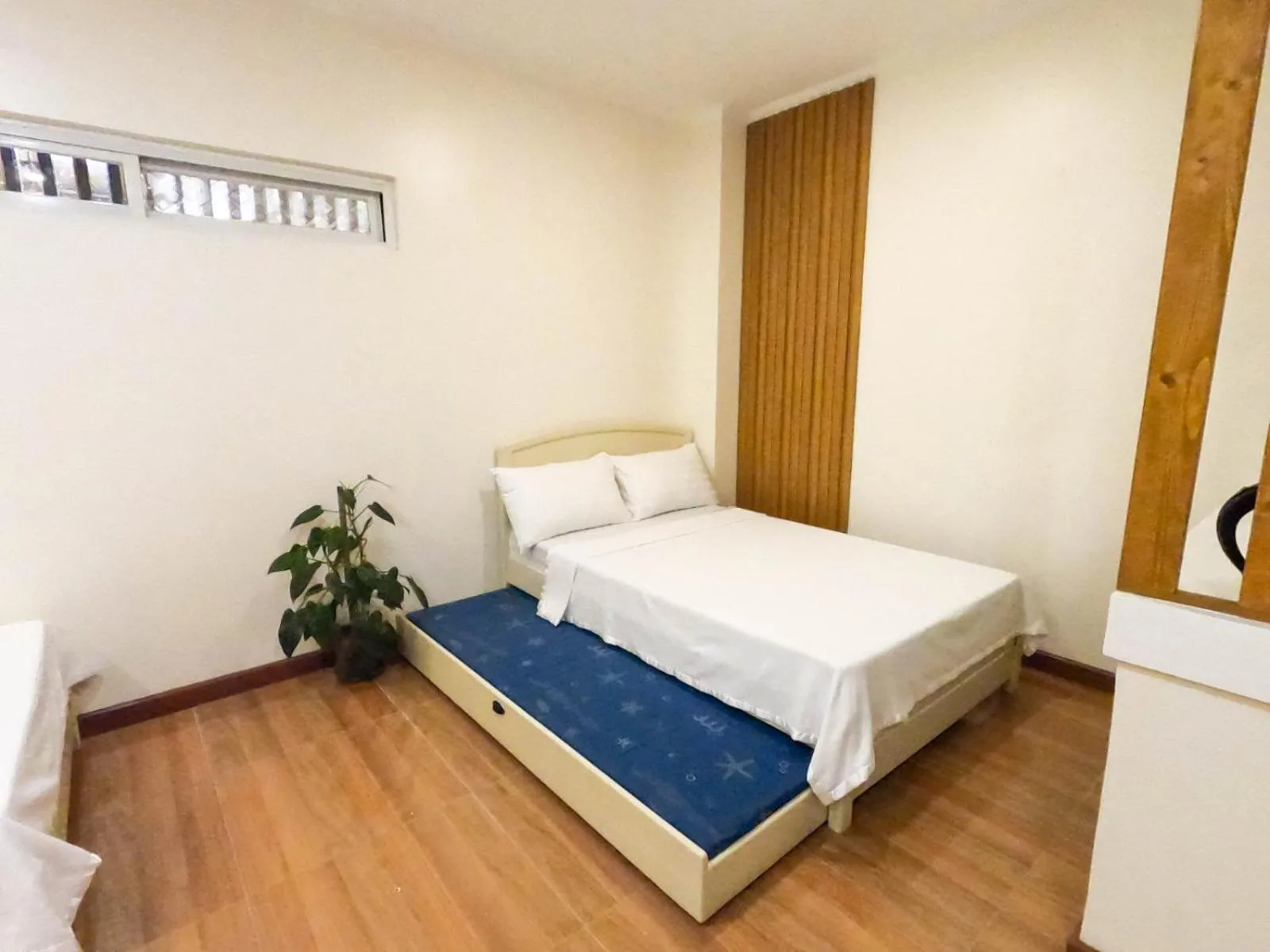 Bed in Eekos Bed and Breakfast