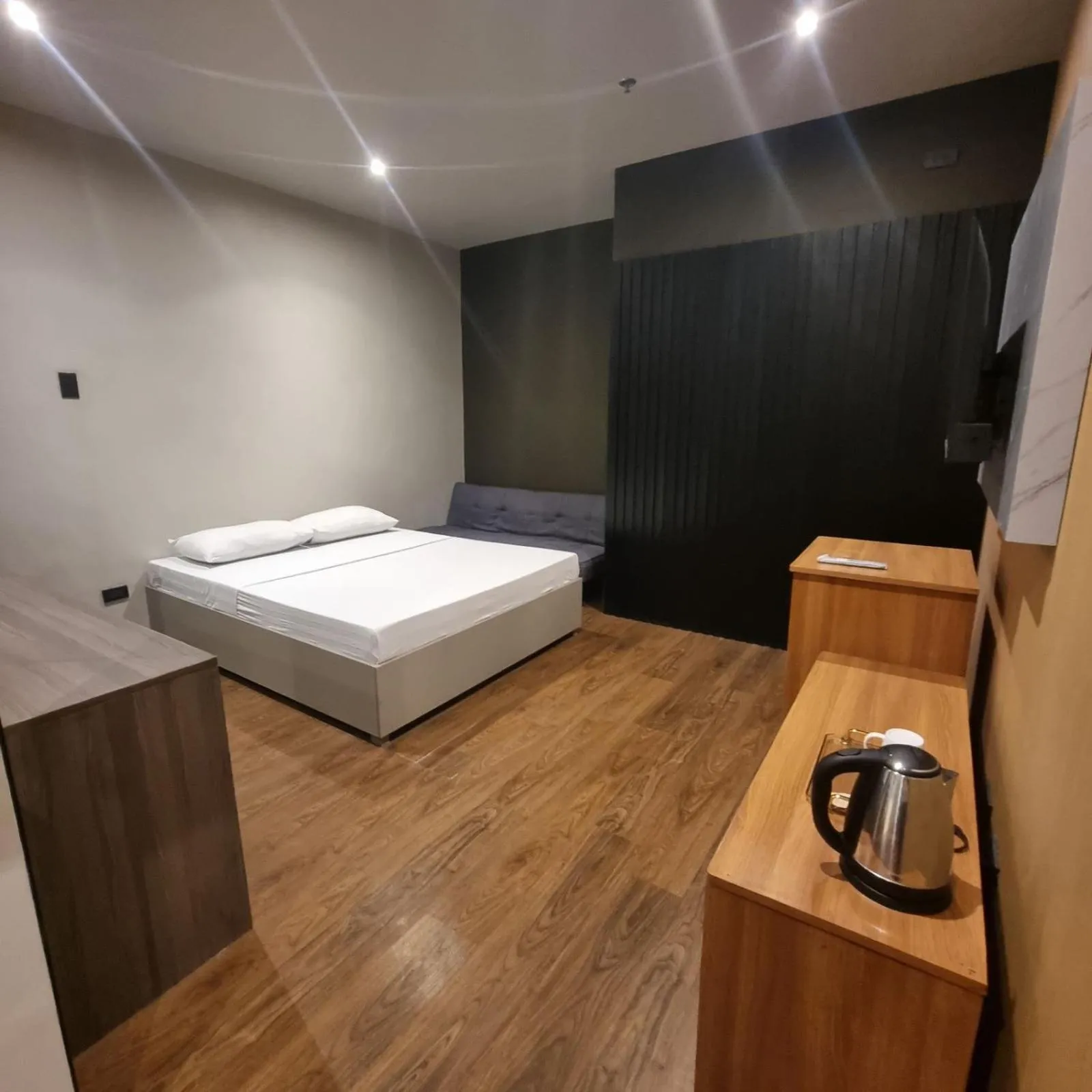 Photo of the whole room, Bed in Eekos Bed and Breakfast