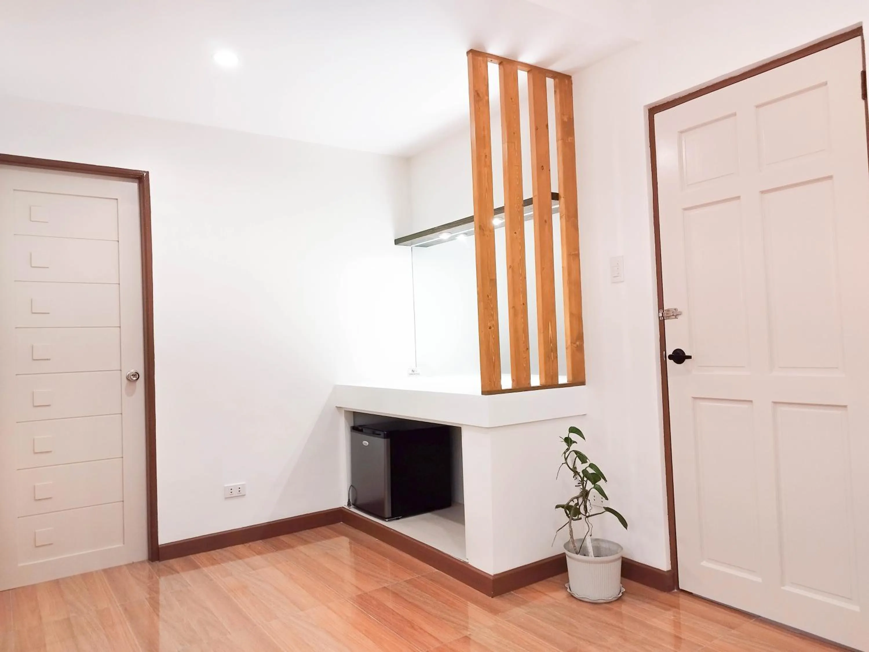 wardrobe in Eekos Bed and Breakfast