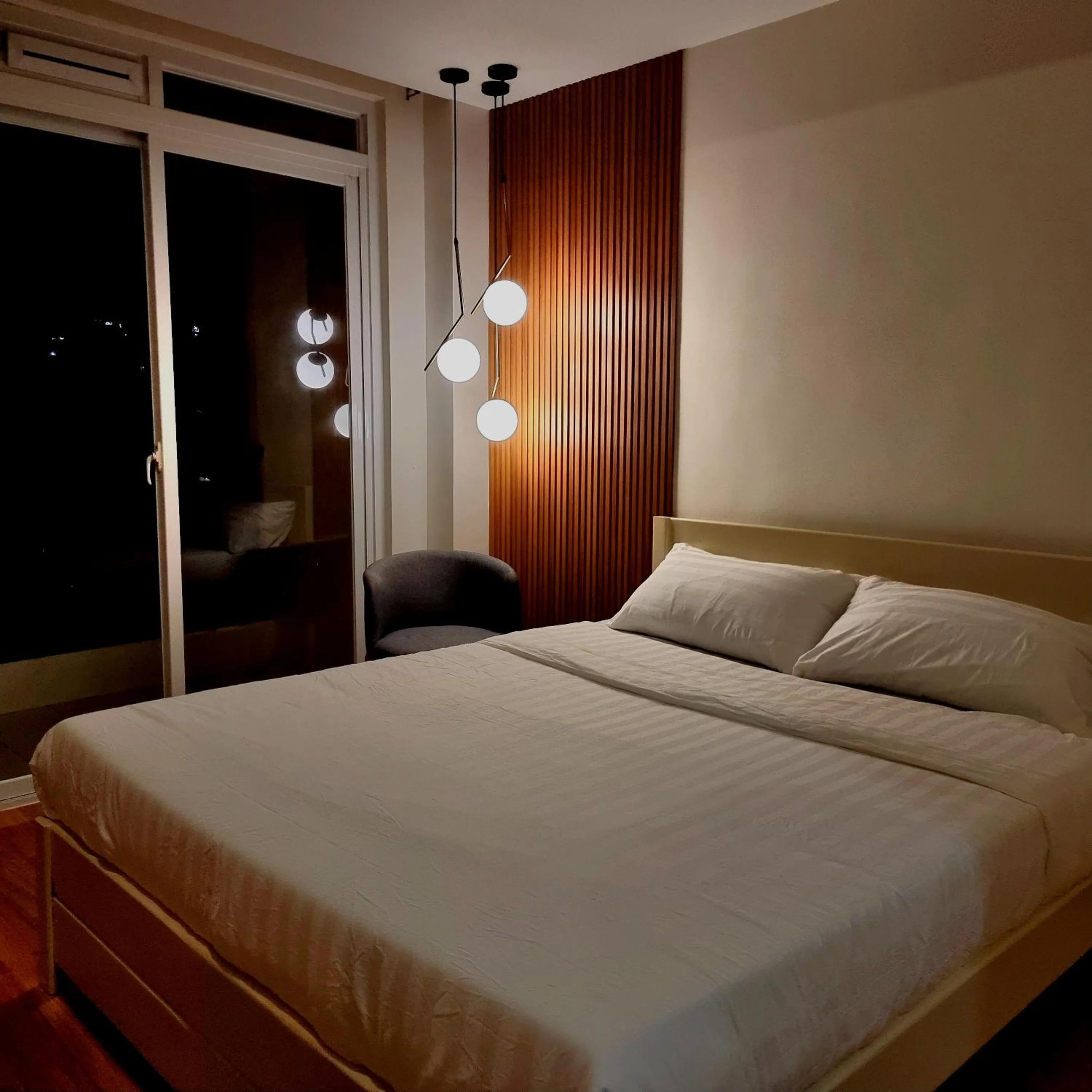 Bed in Eekos Bed and Breakfast