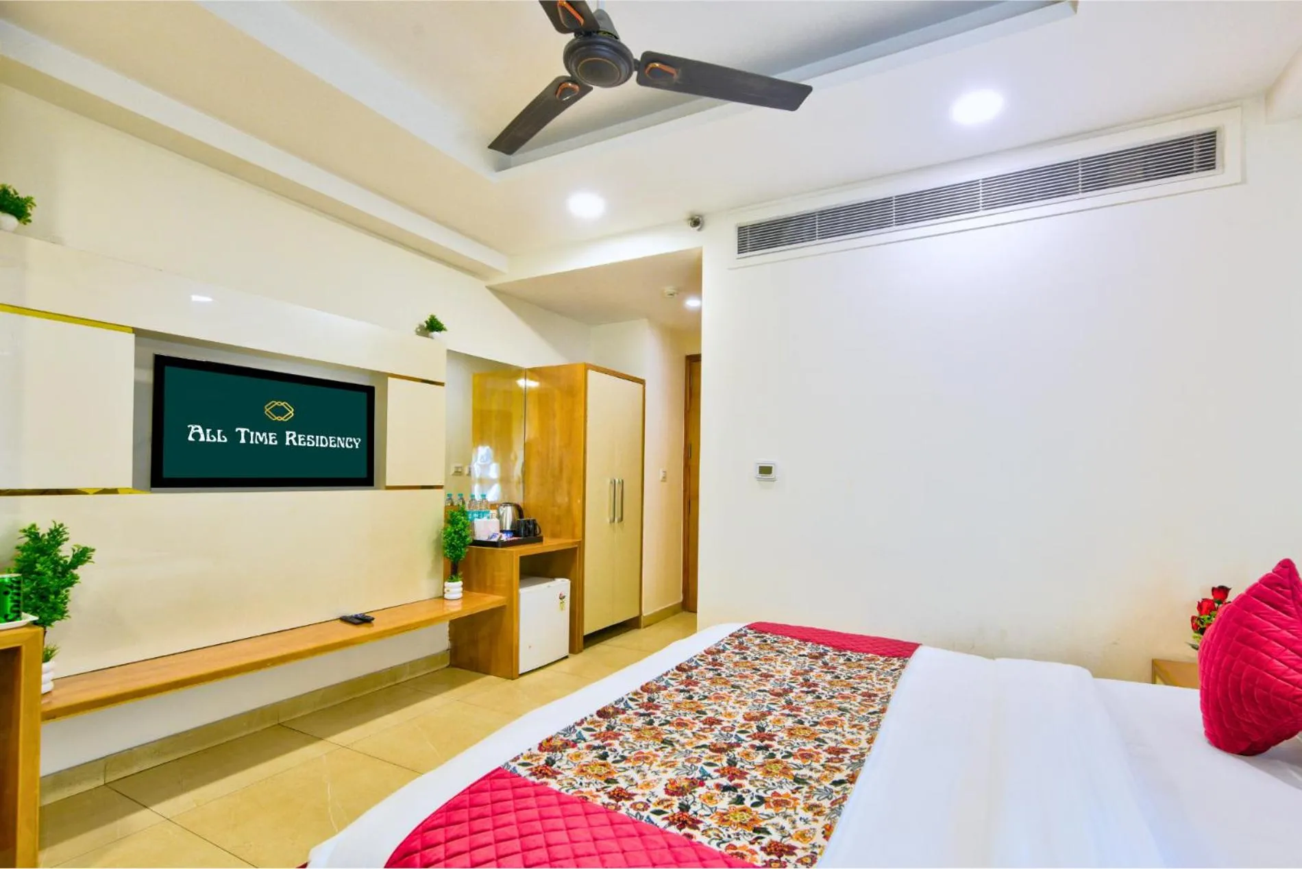 Communal lounge/ TV room in Hotel All Time Residency -Near Connaught Place New Delhi