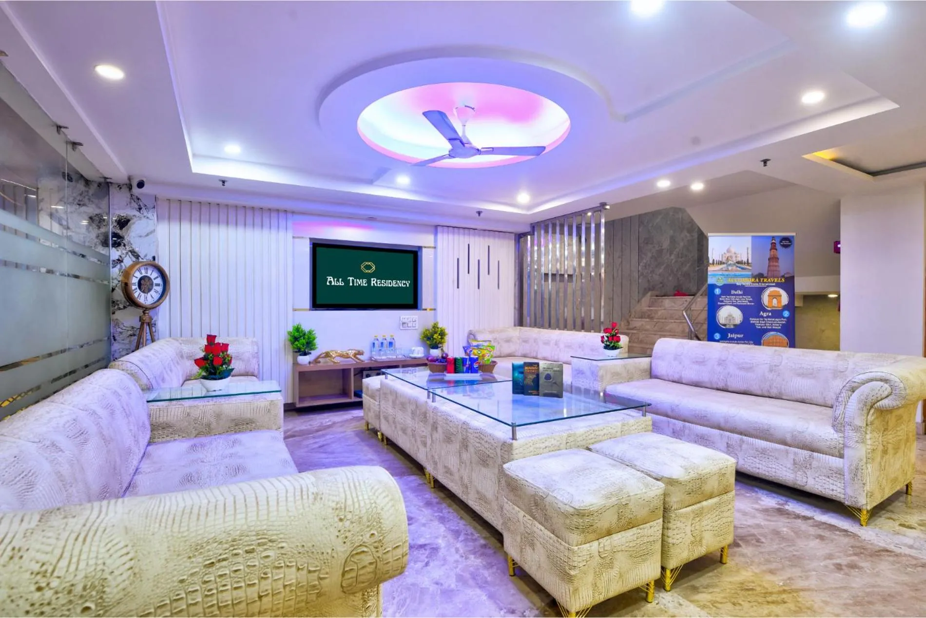Communal lounge/ TV room in Hotel All Time Residency -Near Connaught Place New Delhi