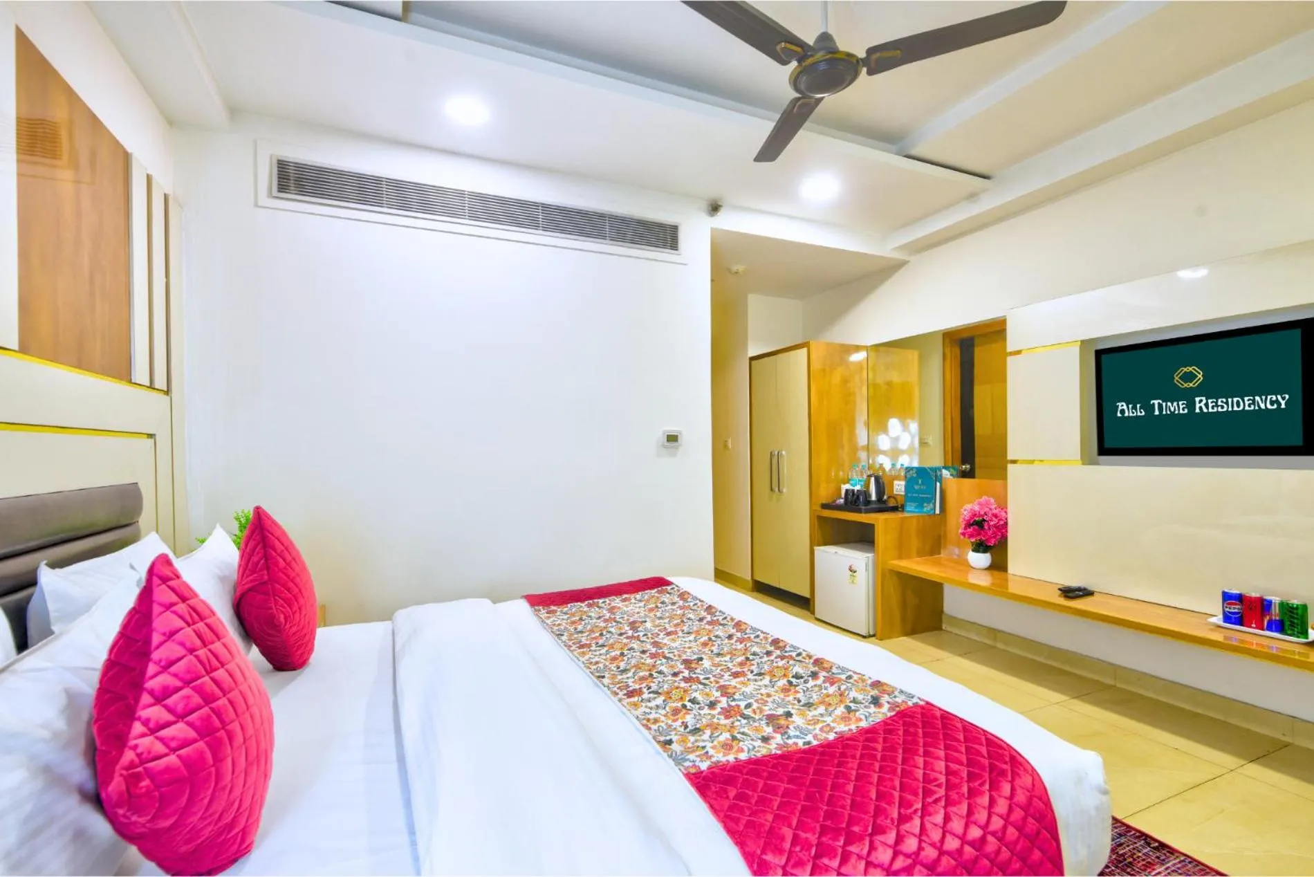 Communal lounge/ TV room in Hotel All Time Residency -Near Connaught Place New Delhi