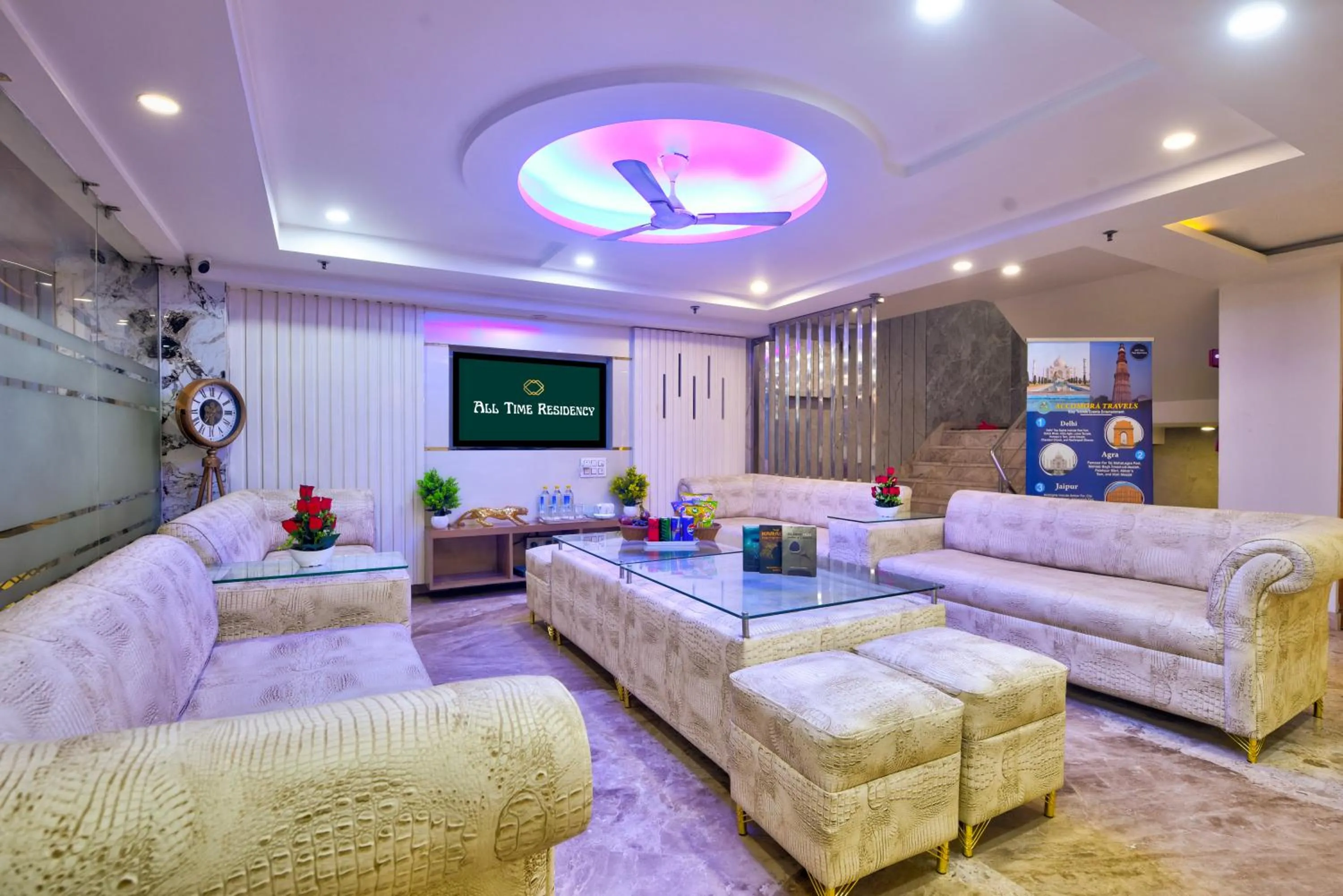Communal lounge/ TV room in Hotel All Time Residency -Near Connaught Place New Delhi