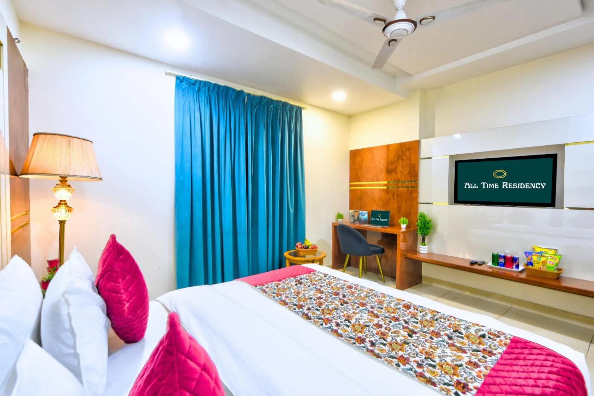 Communal lounge/ TV room in Hotel All Time Residency -Near Connaught Place New Delhi