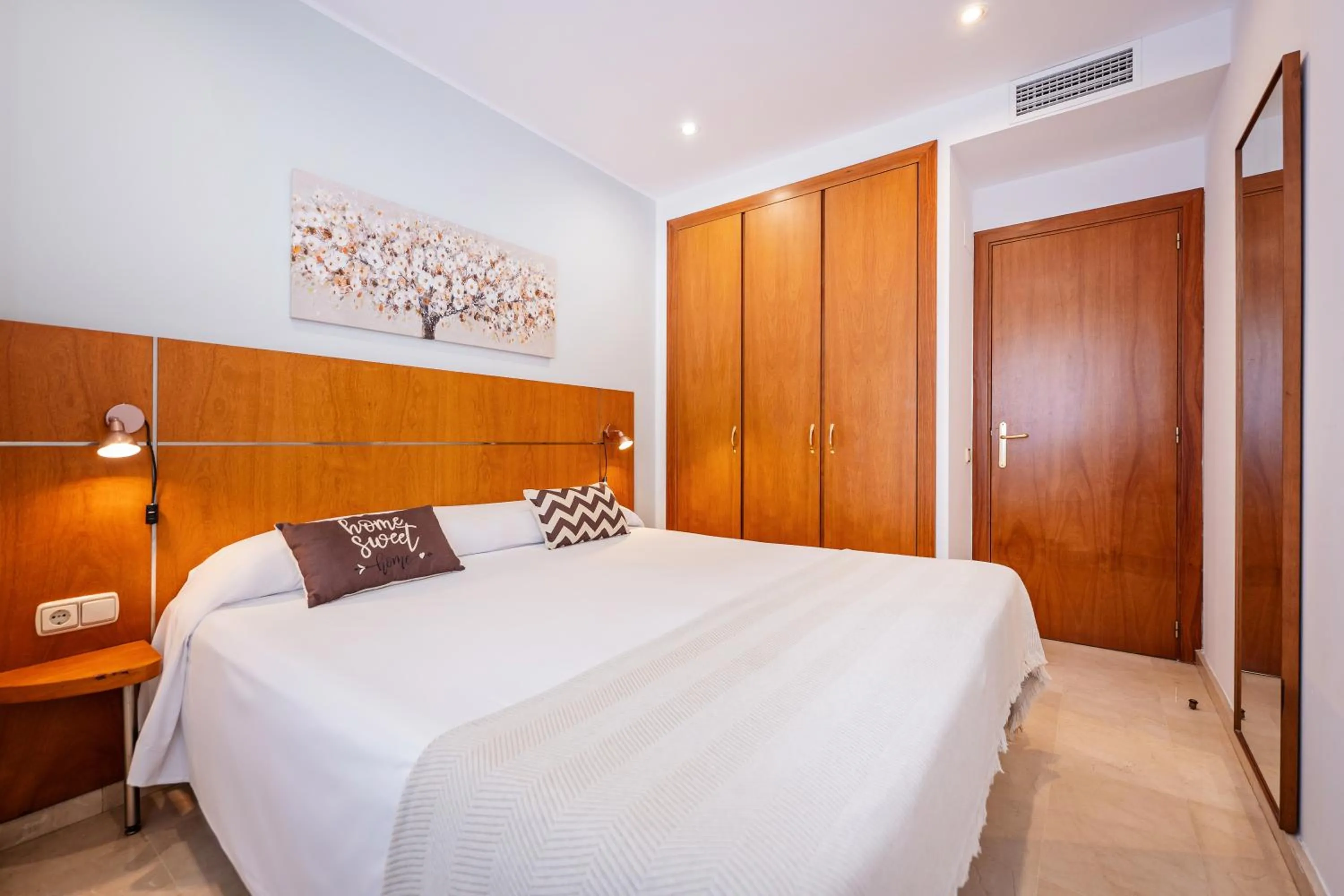 Bed in Apartaments Marina - Abapart