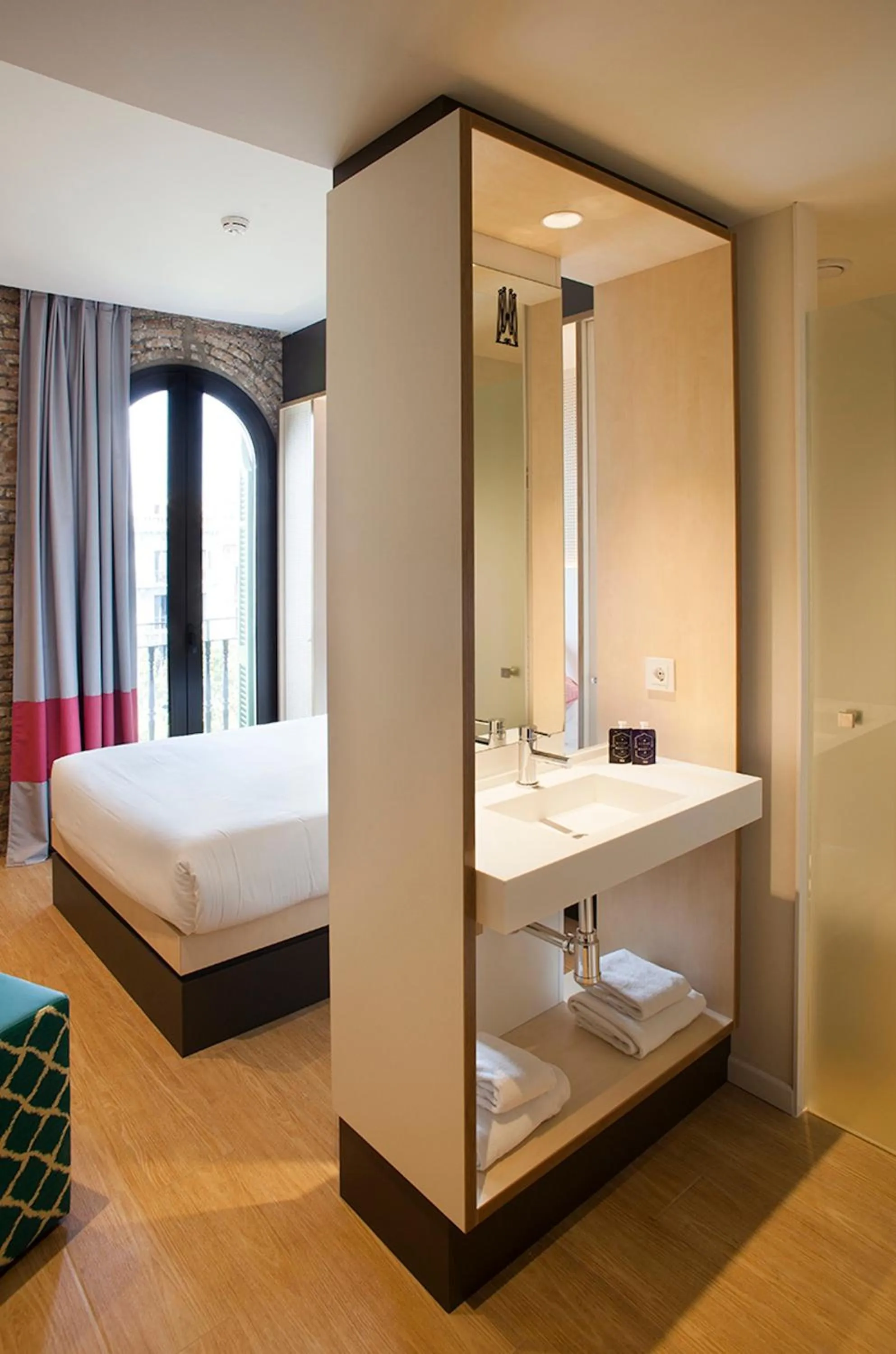 Photo of the whole room, Bed in TOC Hostel Barcelona