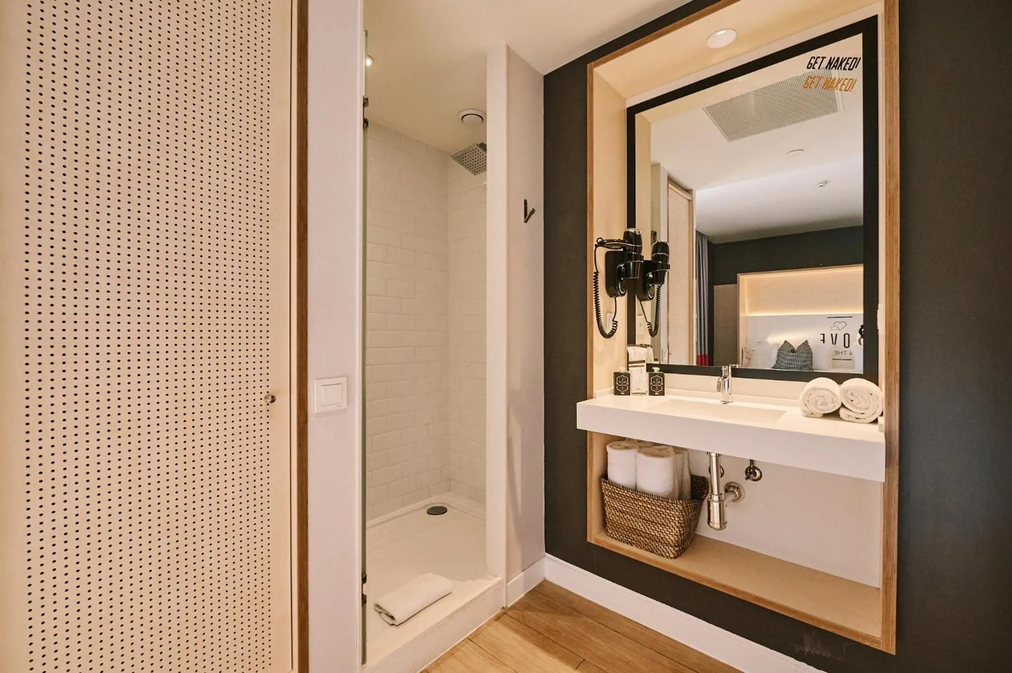 Bathroom in TOC Hostel Barcelona