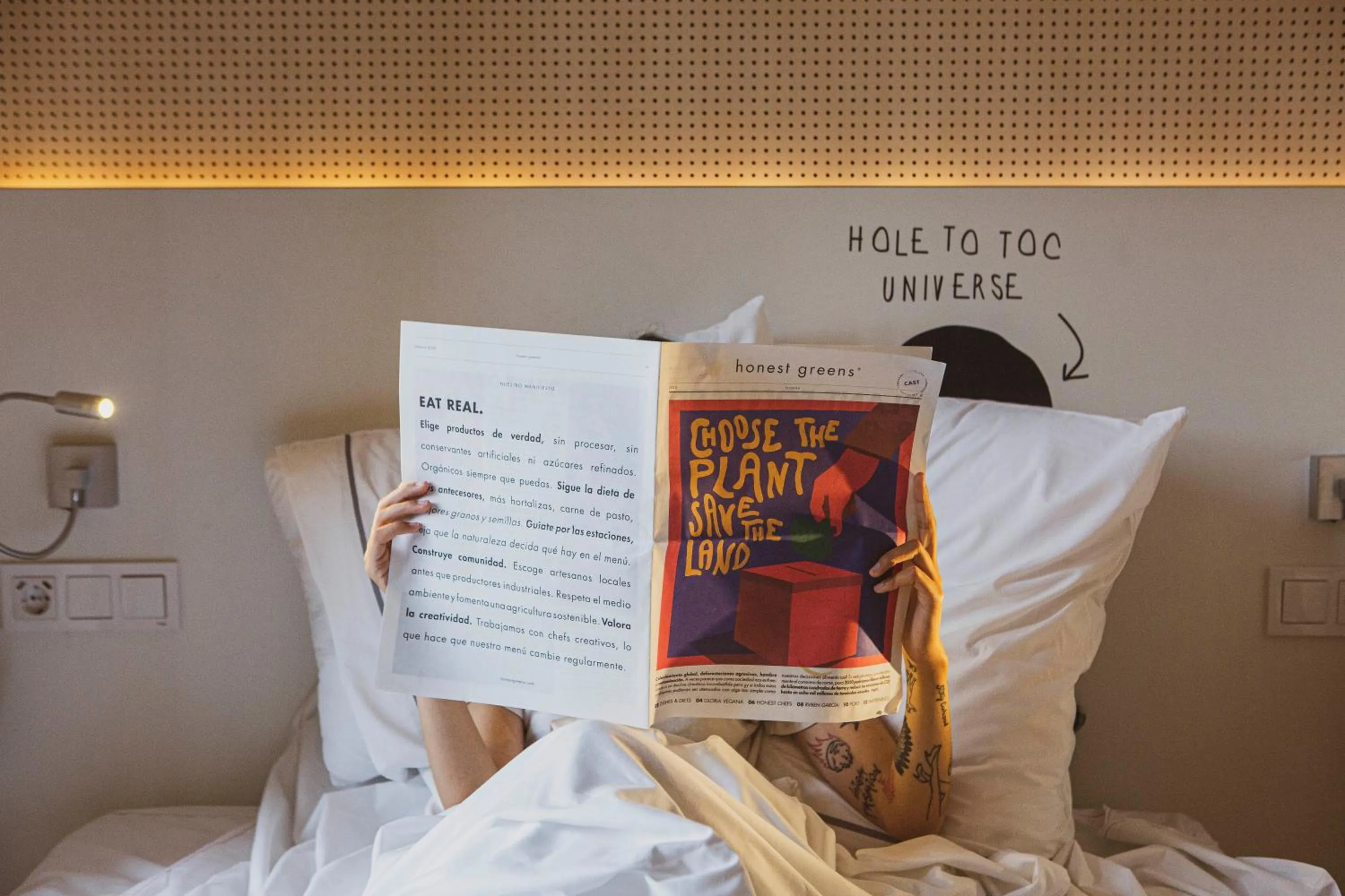 Decorative detail, Bed in TOC Hostel Barcelona