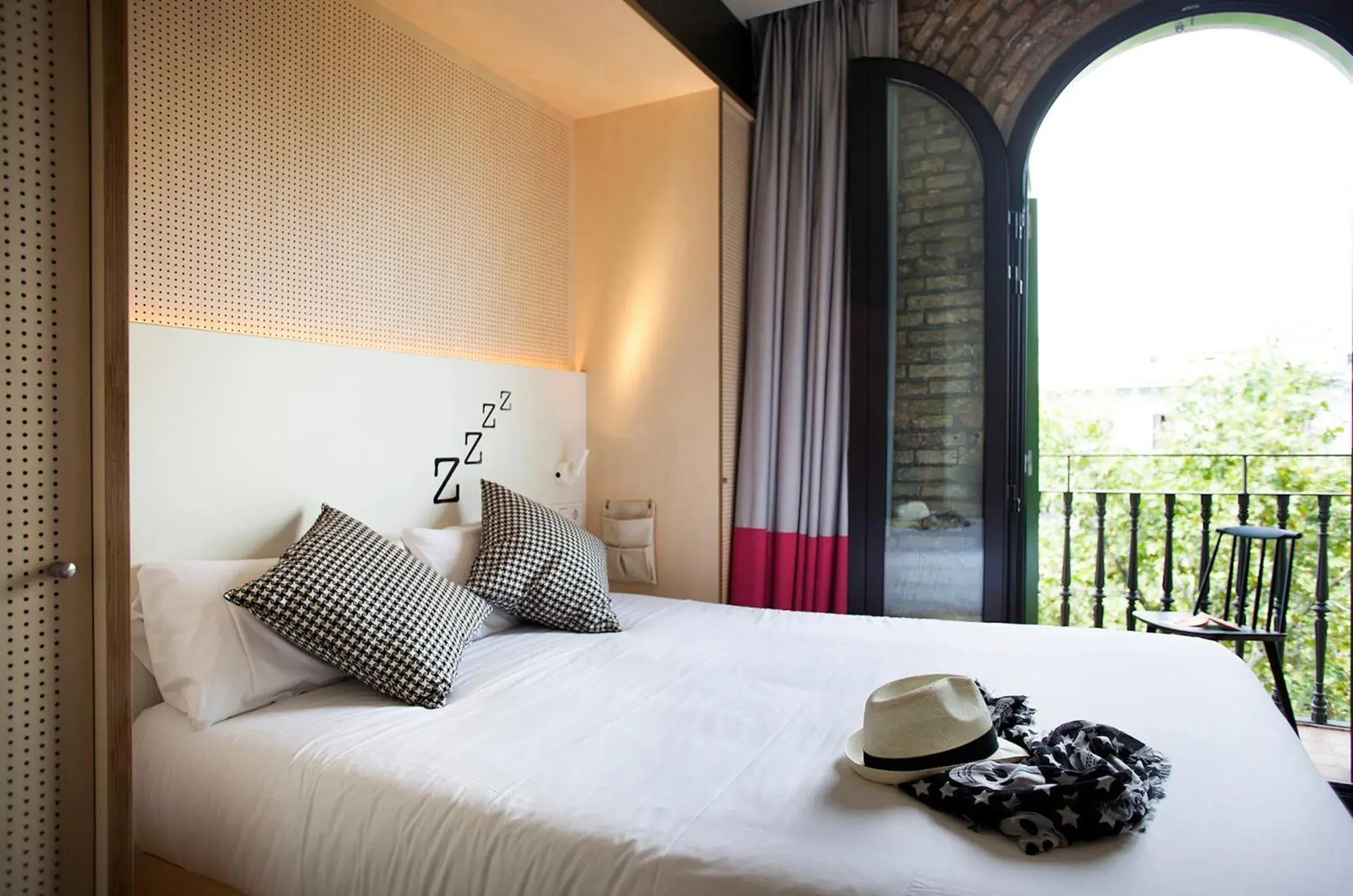 View (from property/room), Bed in TOC Hostel Barcelona View (from property/room), Bed in TOC Hostel Barcelona