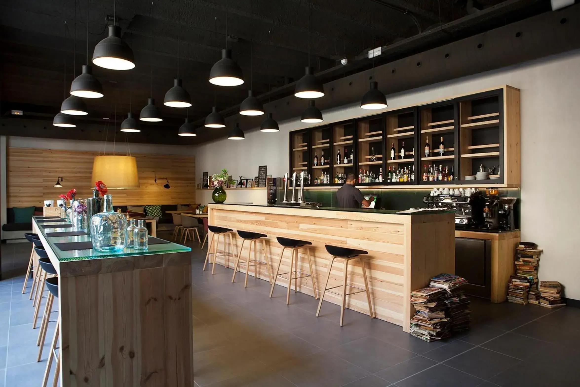 Lounge or bar in TOC Hostel Barcelona Lounge or bar in TOC Hostel Barcelona