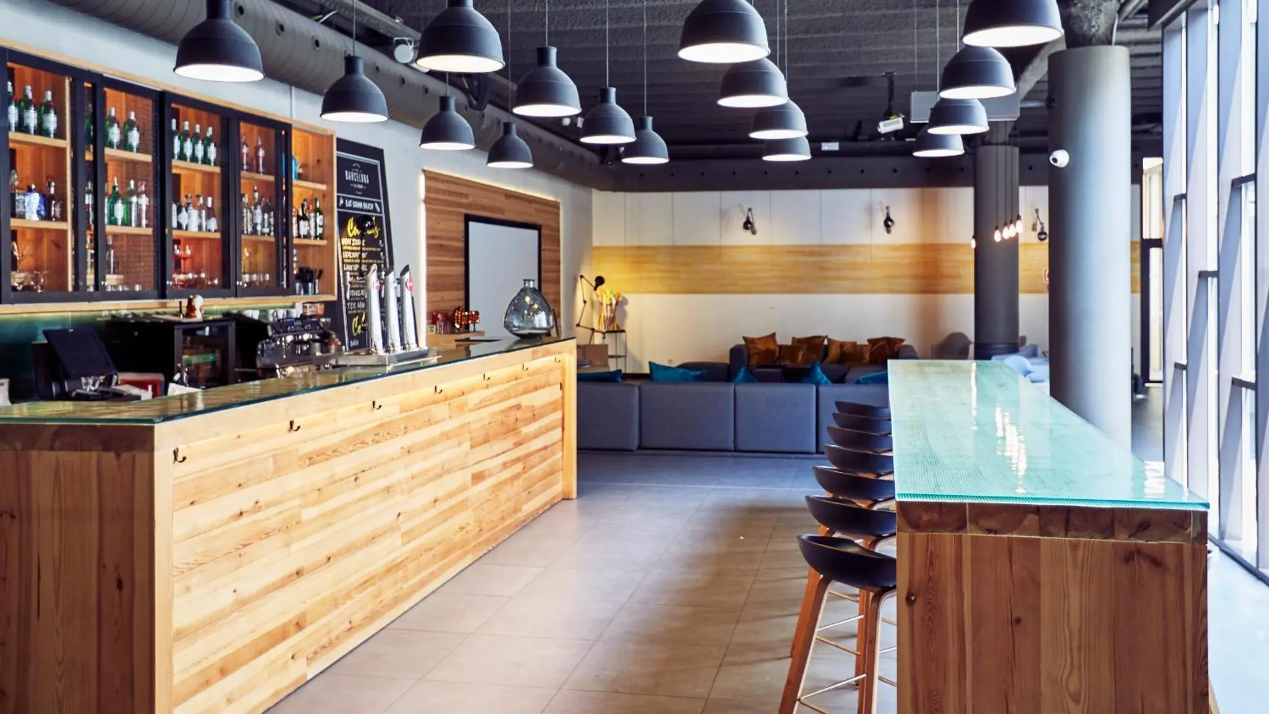 Living room in TOC Hostel Barcelona Living room in TOC Hostel Barcelona