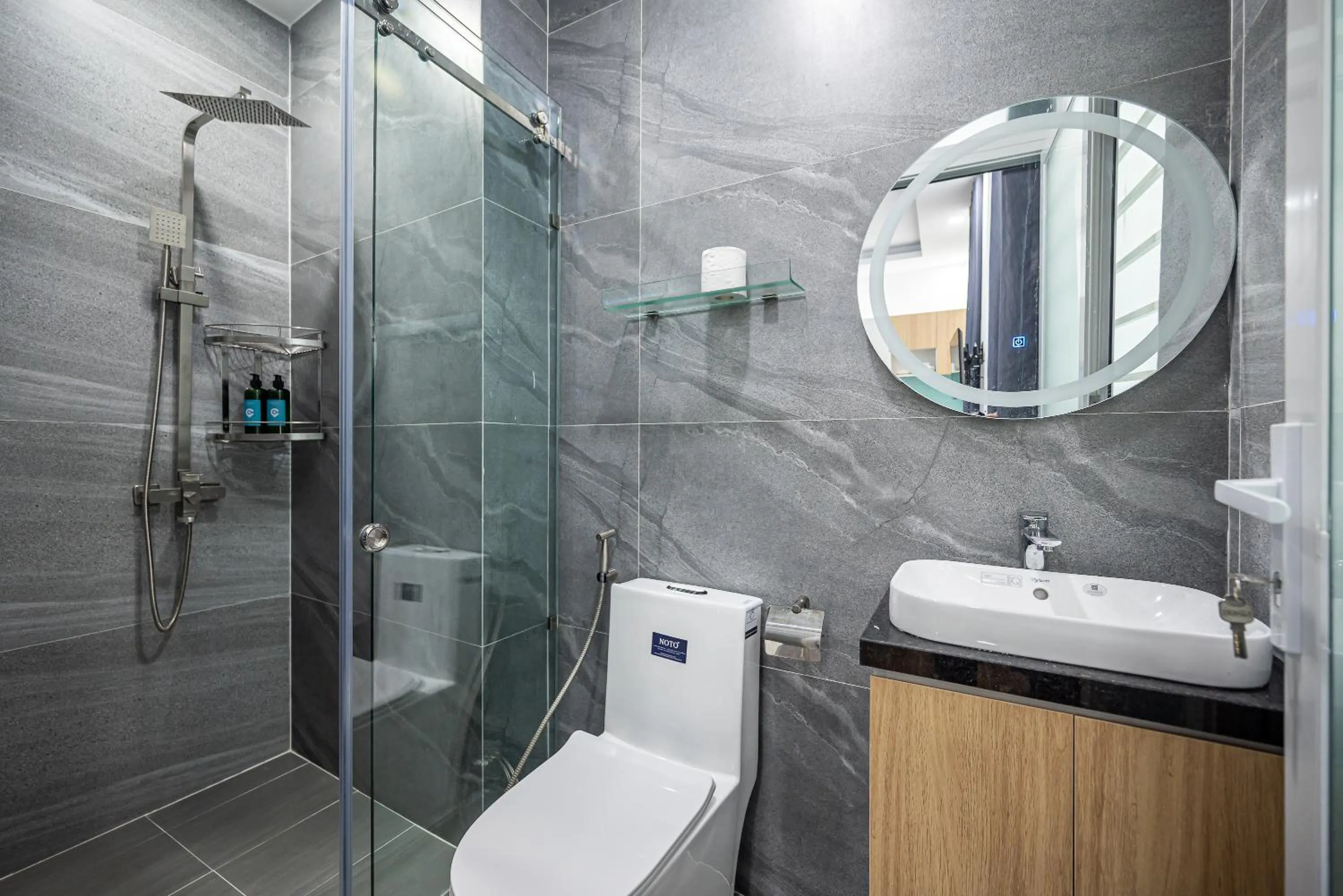 Shower in Cozrum Homes - Retro House