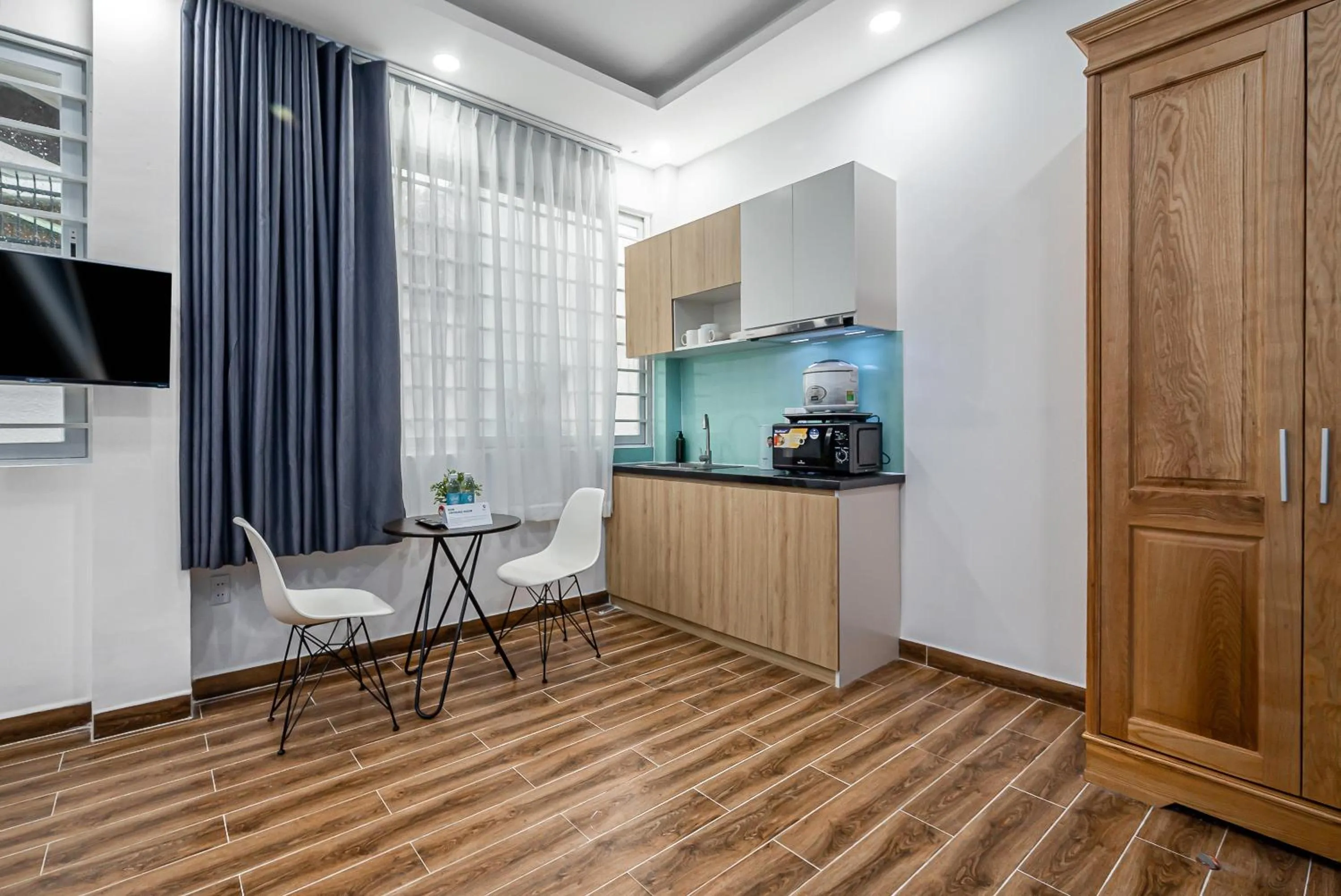 TV and multimedia in Cozrum Homes - Retro House