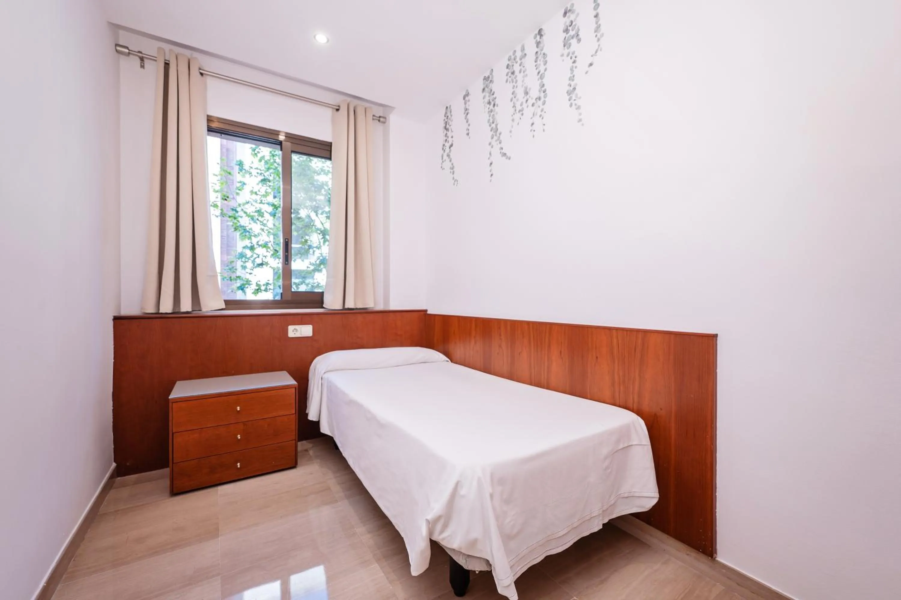 Bed in Aparthotel Napols - Abapart