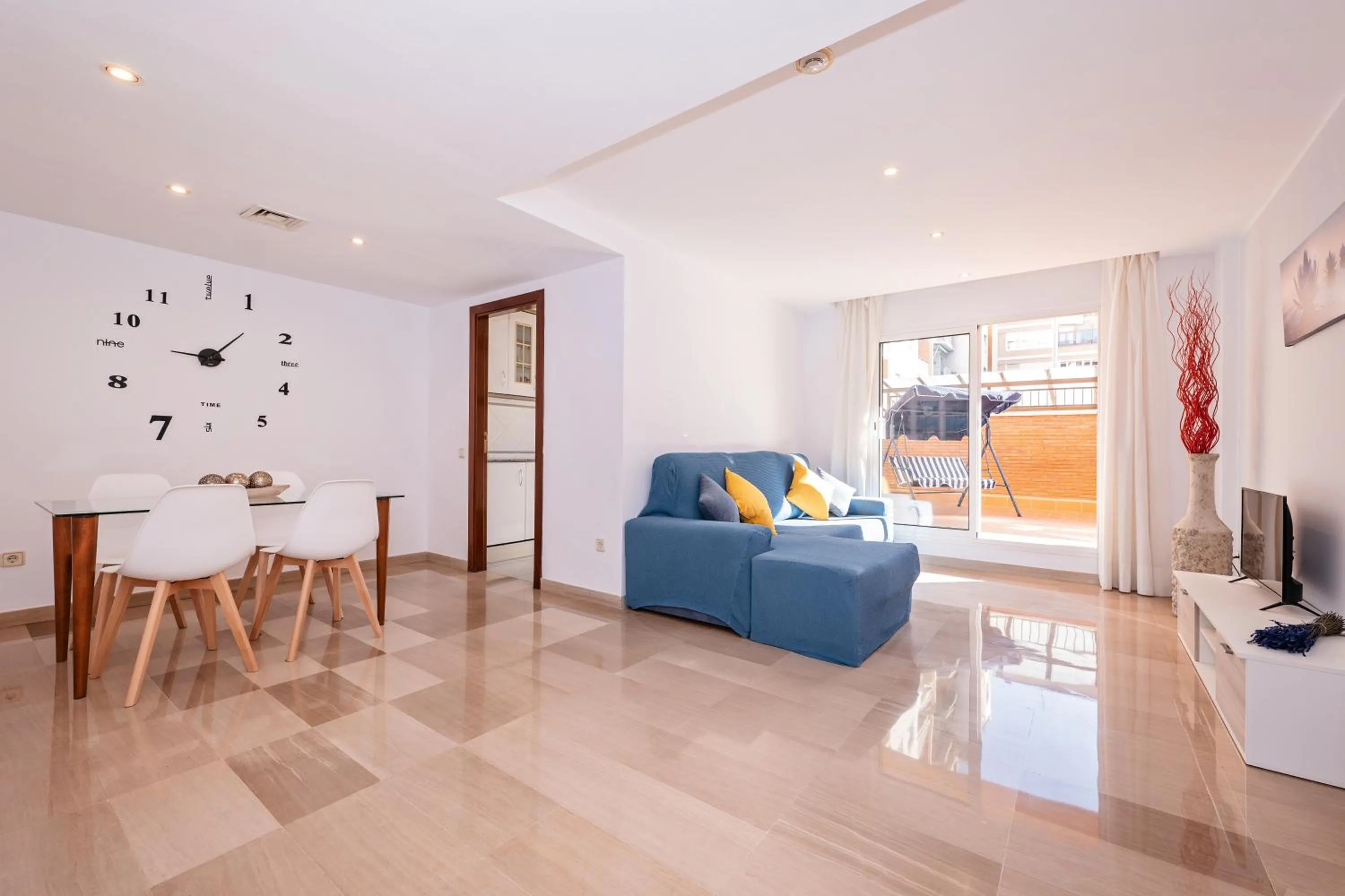 TV and multimedia in Aparthotel Napols - Abapart