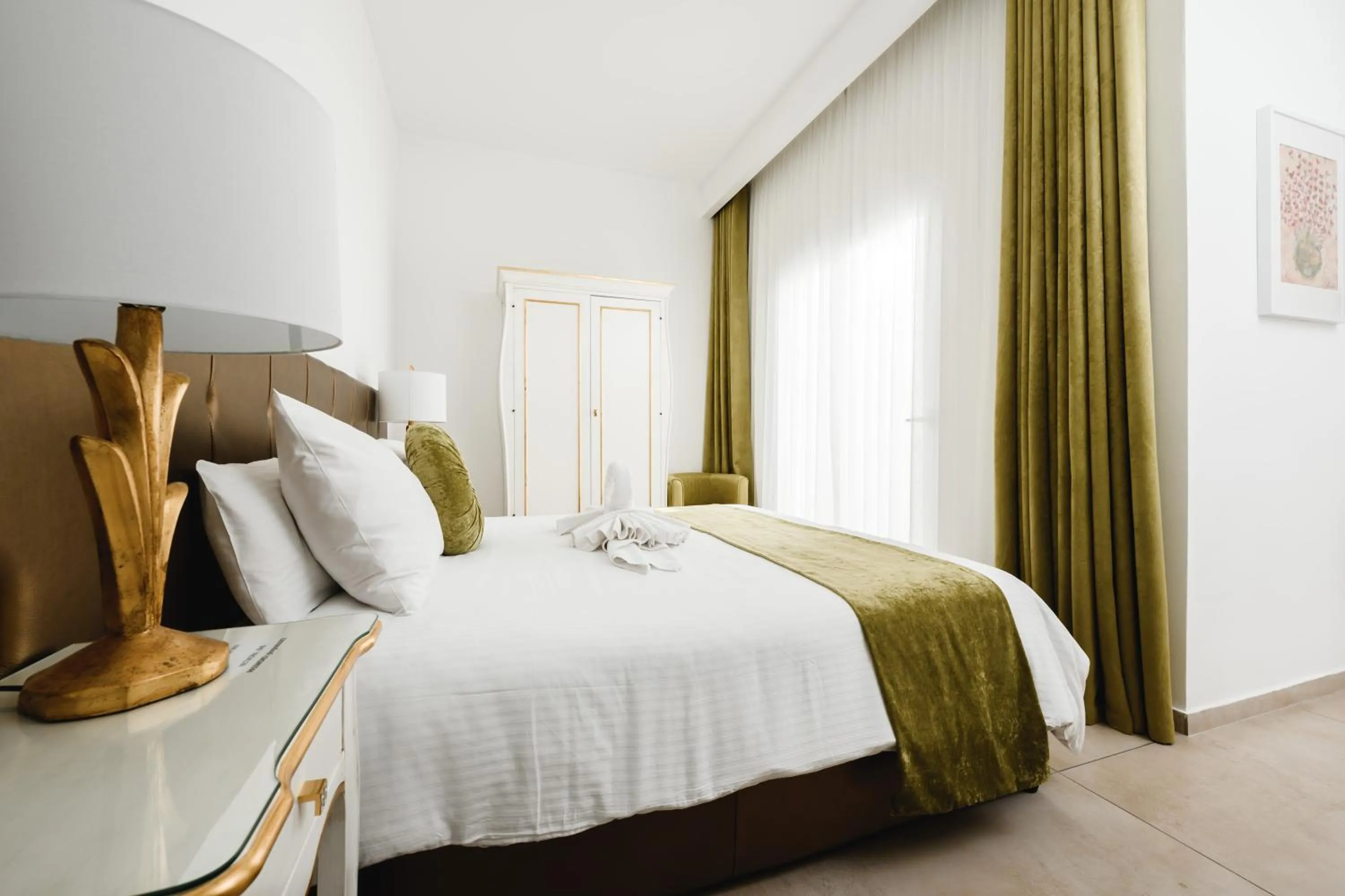 Bed in Giorgio Boutique Hotel