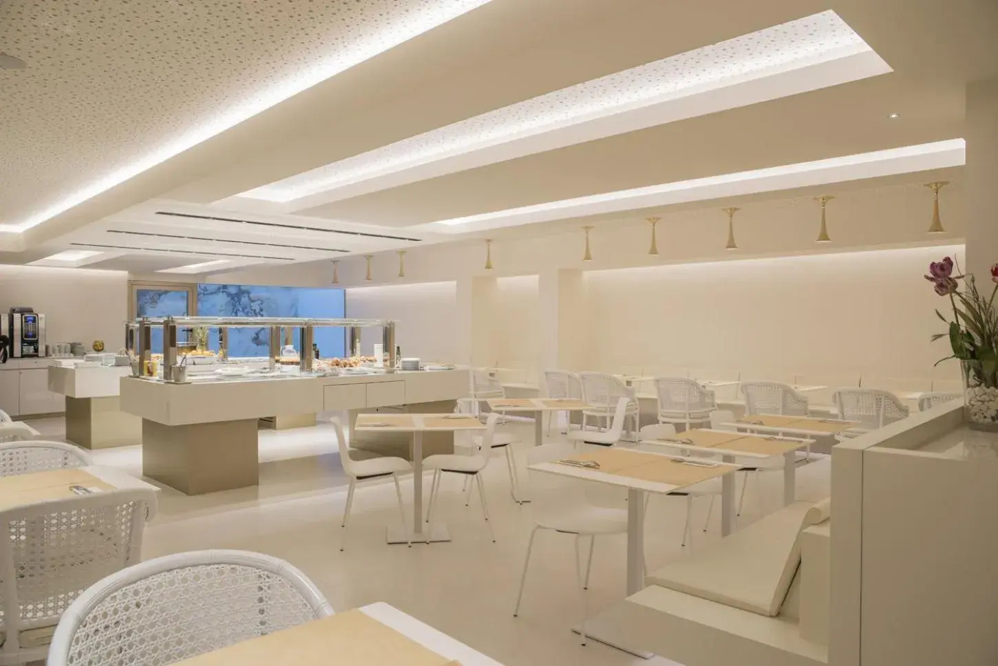 Buffet breakfast in Hotel Lleó Buffet breakfast in Hotel Lleó