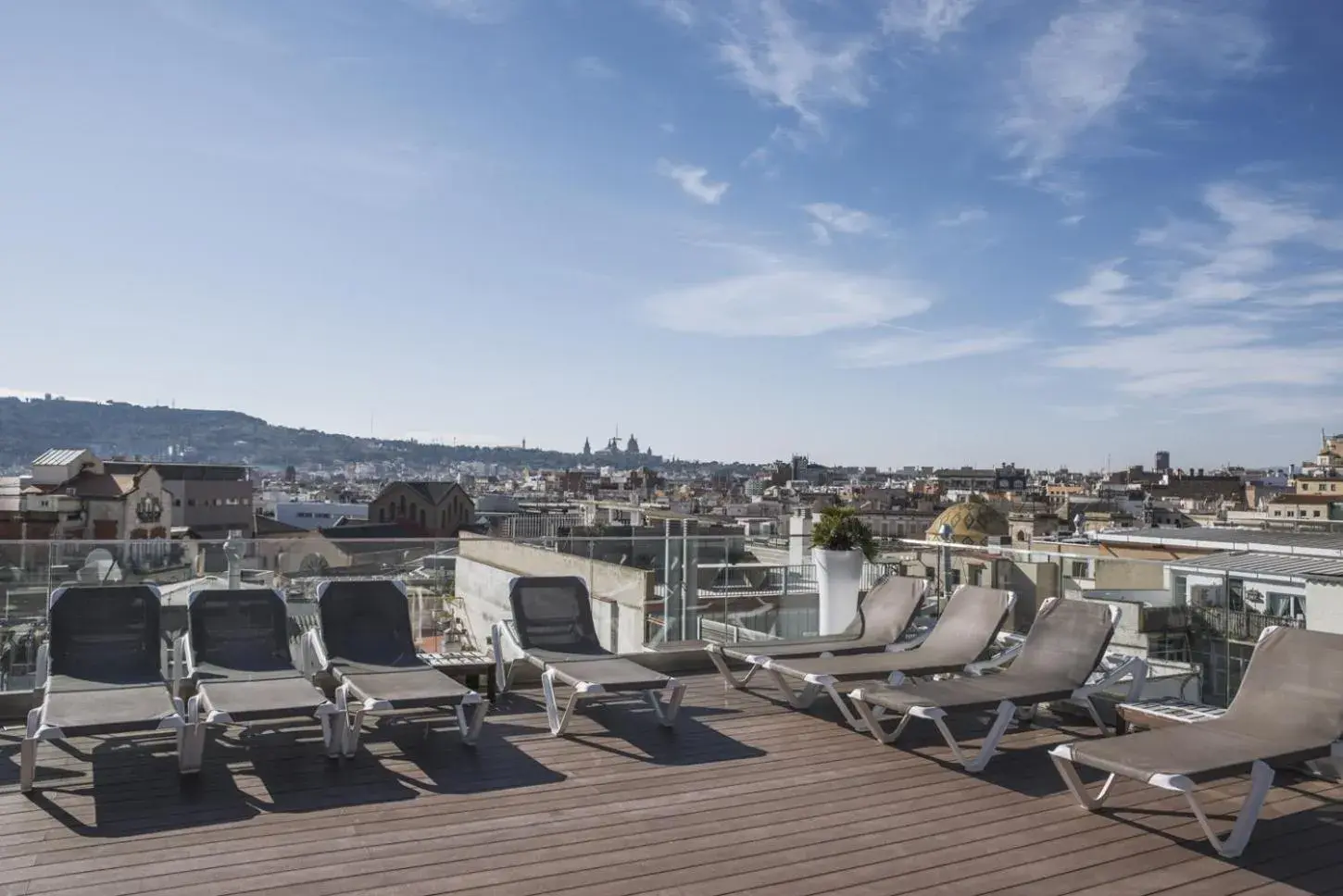 Swimming pool in Hotel Lleó Swimming pool in Hotel Lleó