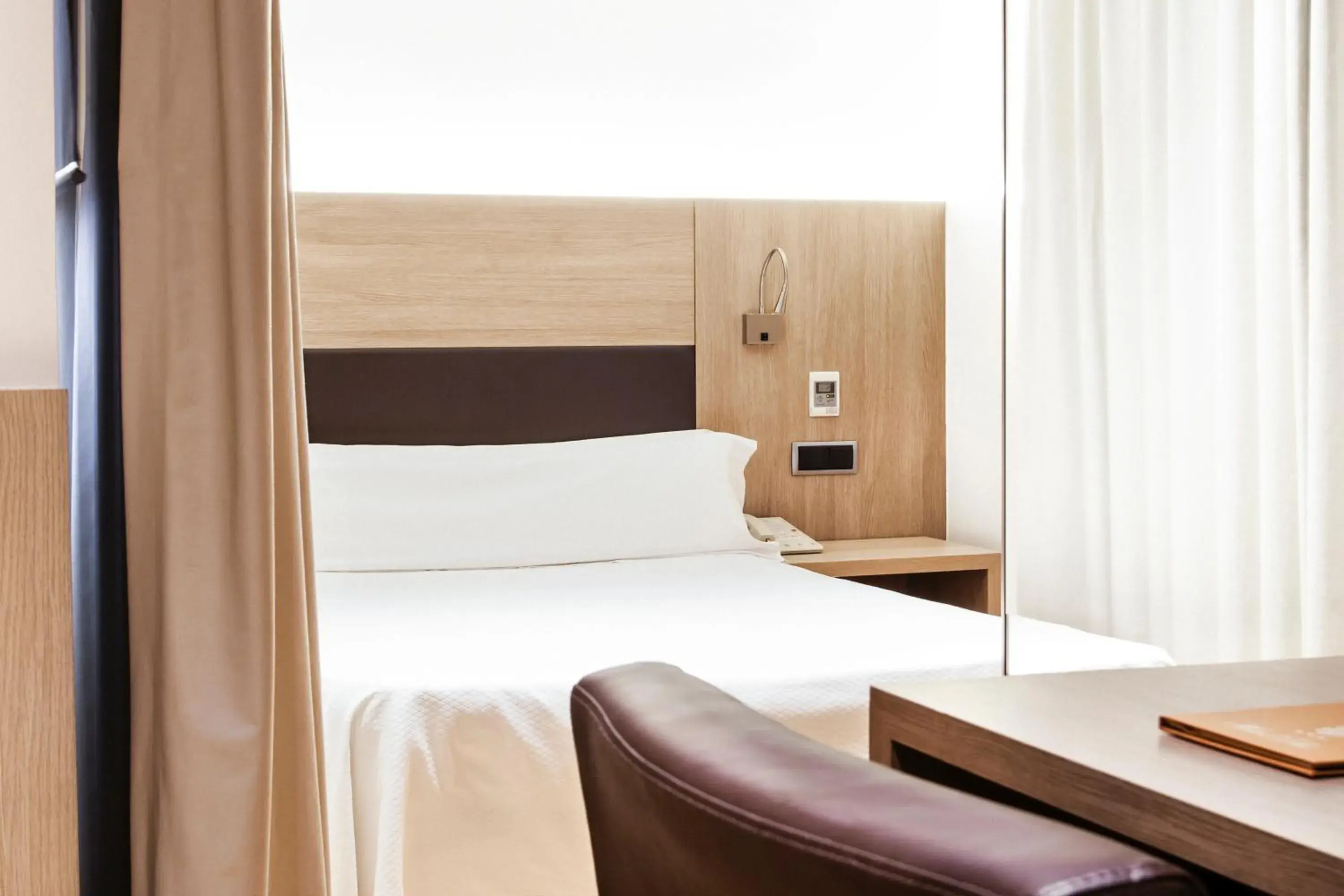 Bed in Hotel Lleó Bed in Hotel Lleó