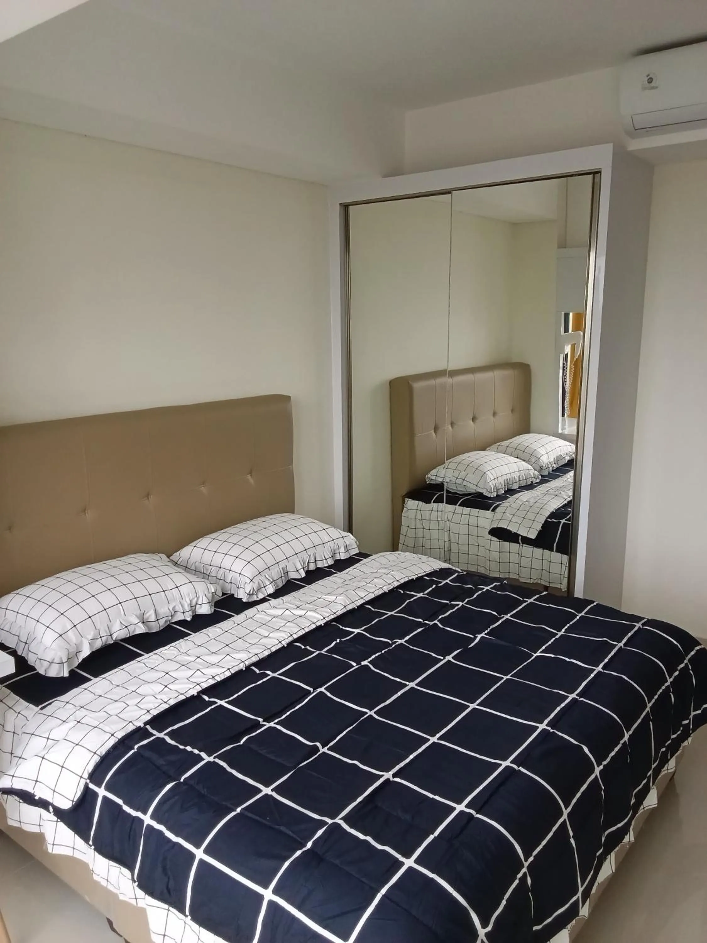 Bedroom, Bed in Palam Mansion at Meisterstadt Pollux Habibie Apartment