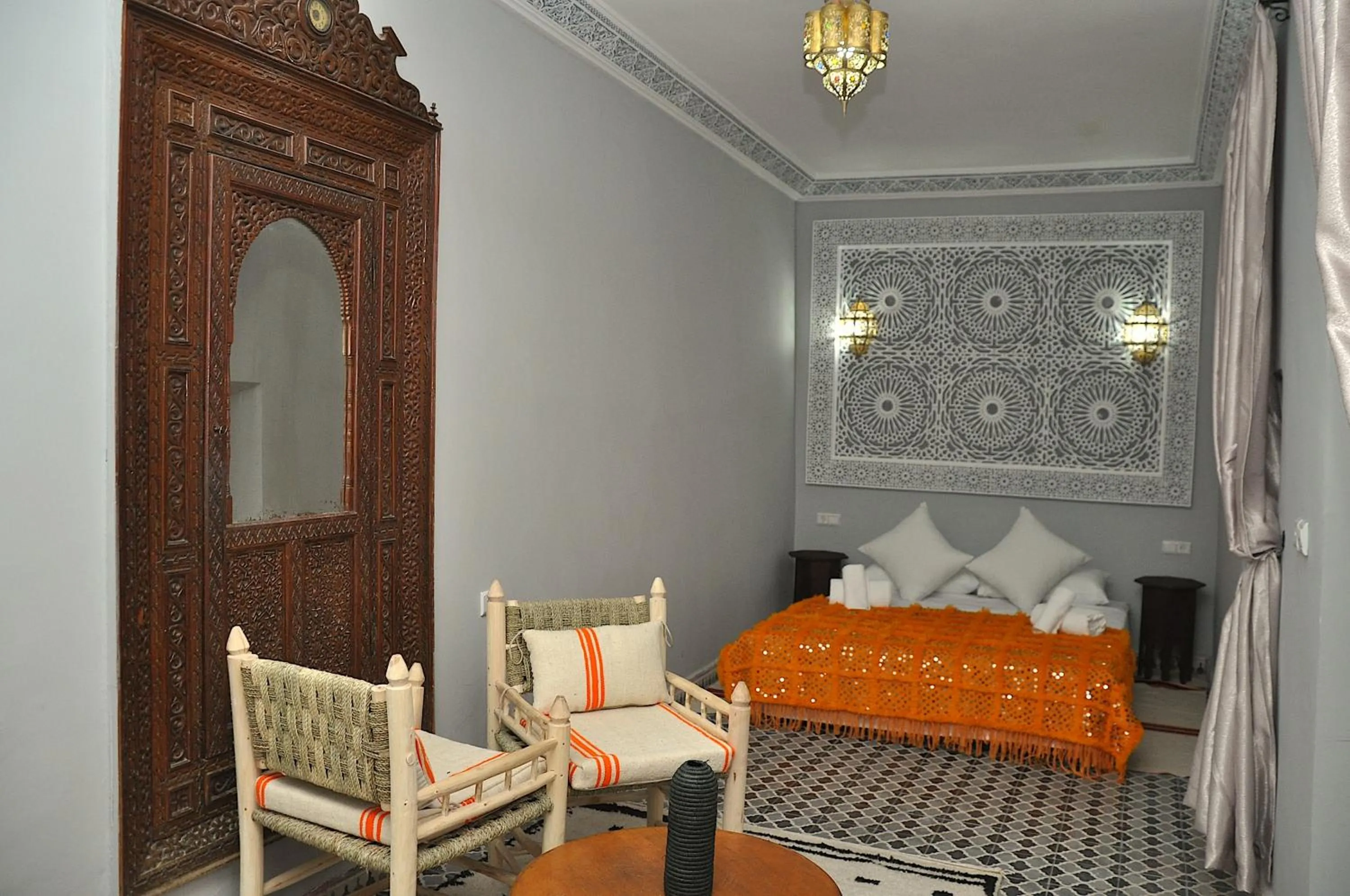 Photo of the whole room, Bed in Dar Aouinti