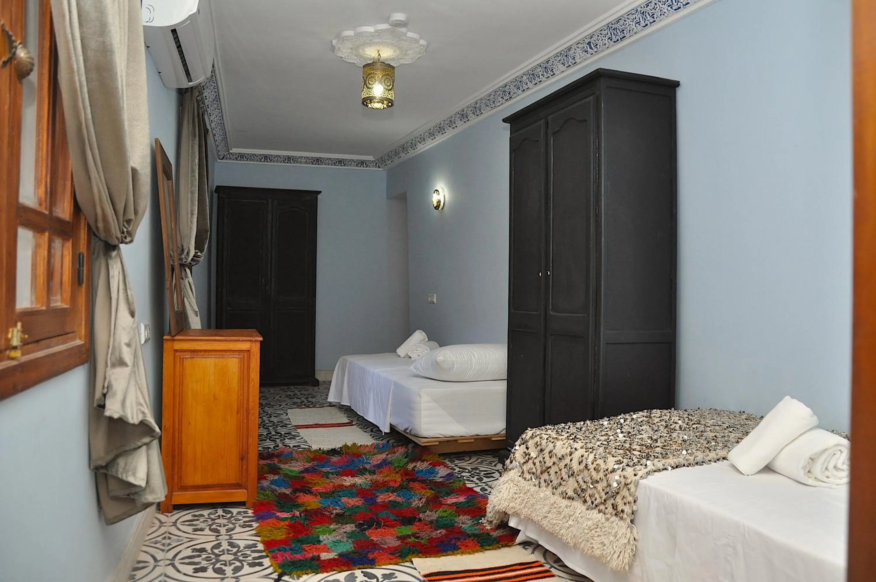Photo of the whole room, Bed in Dar Aouinti