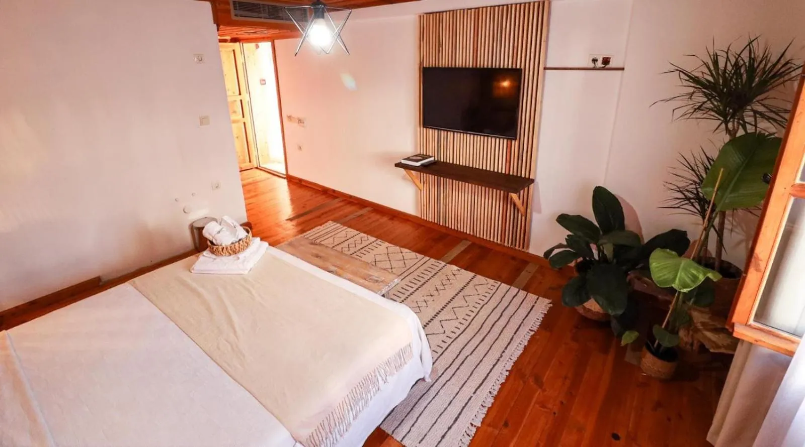 Goodman Hotel & Bistro