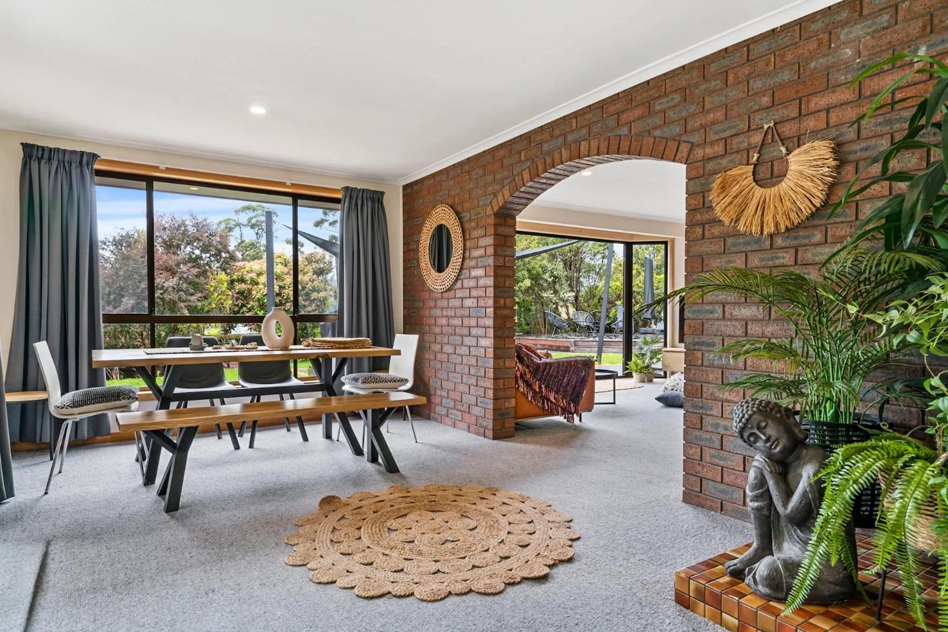 Dining area in Lumeah Retreat Bruny Island