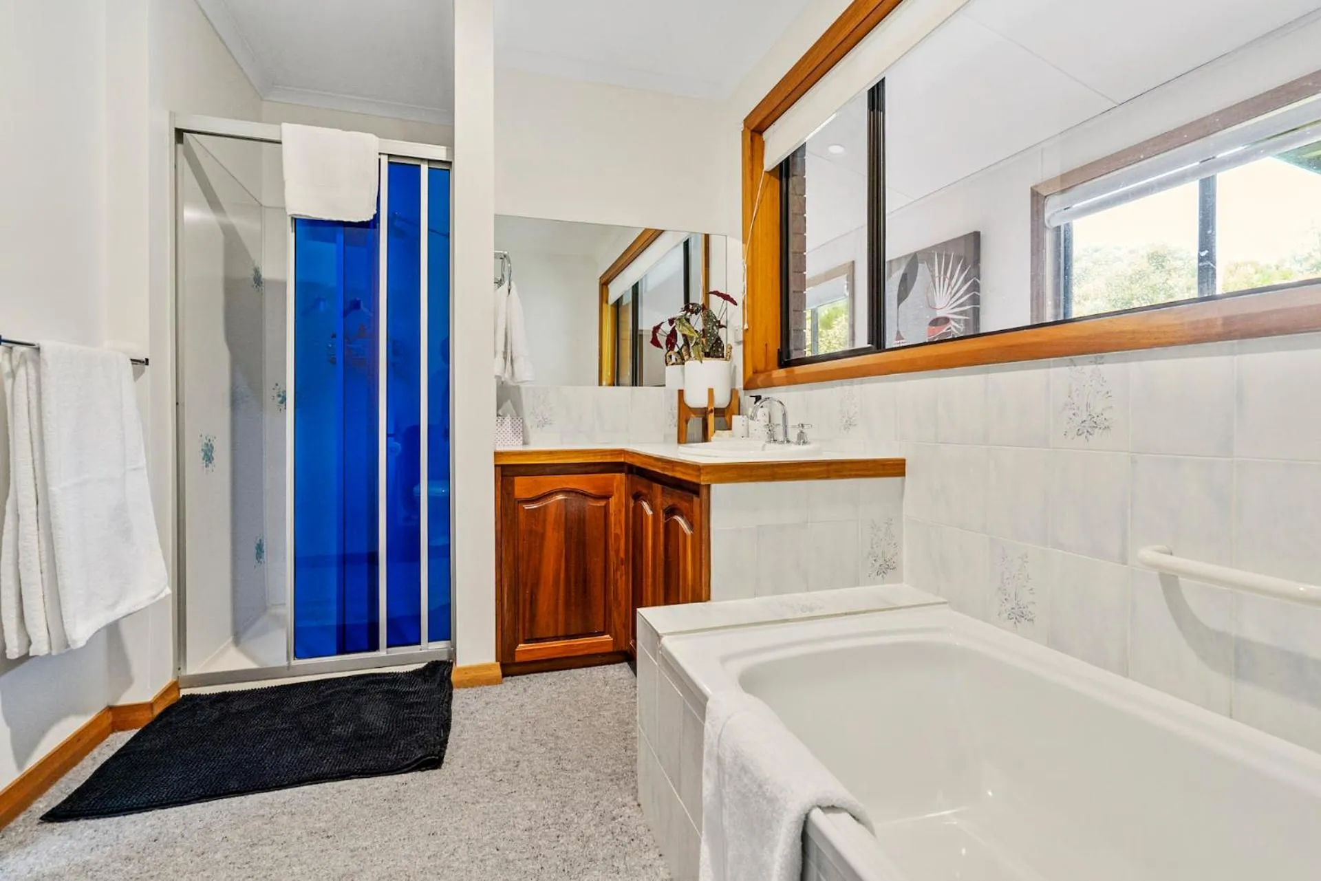 Bathroom in Lumeah Retreat Bruny Island
