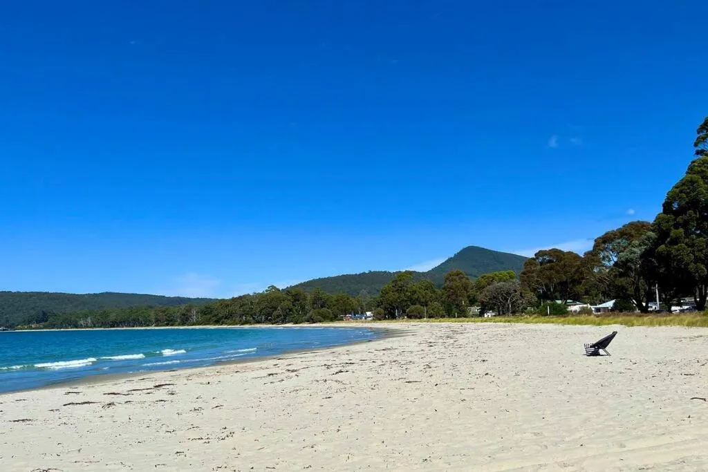 Beach in Lumeah Retreat Bruny Island