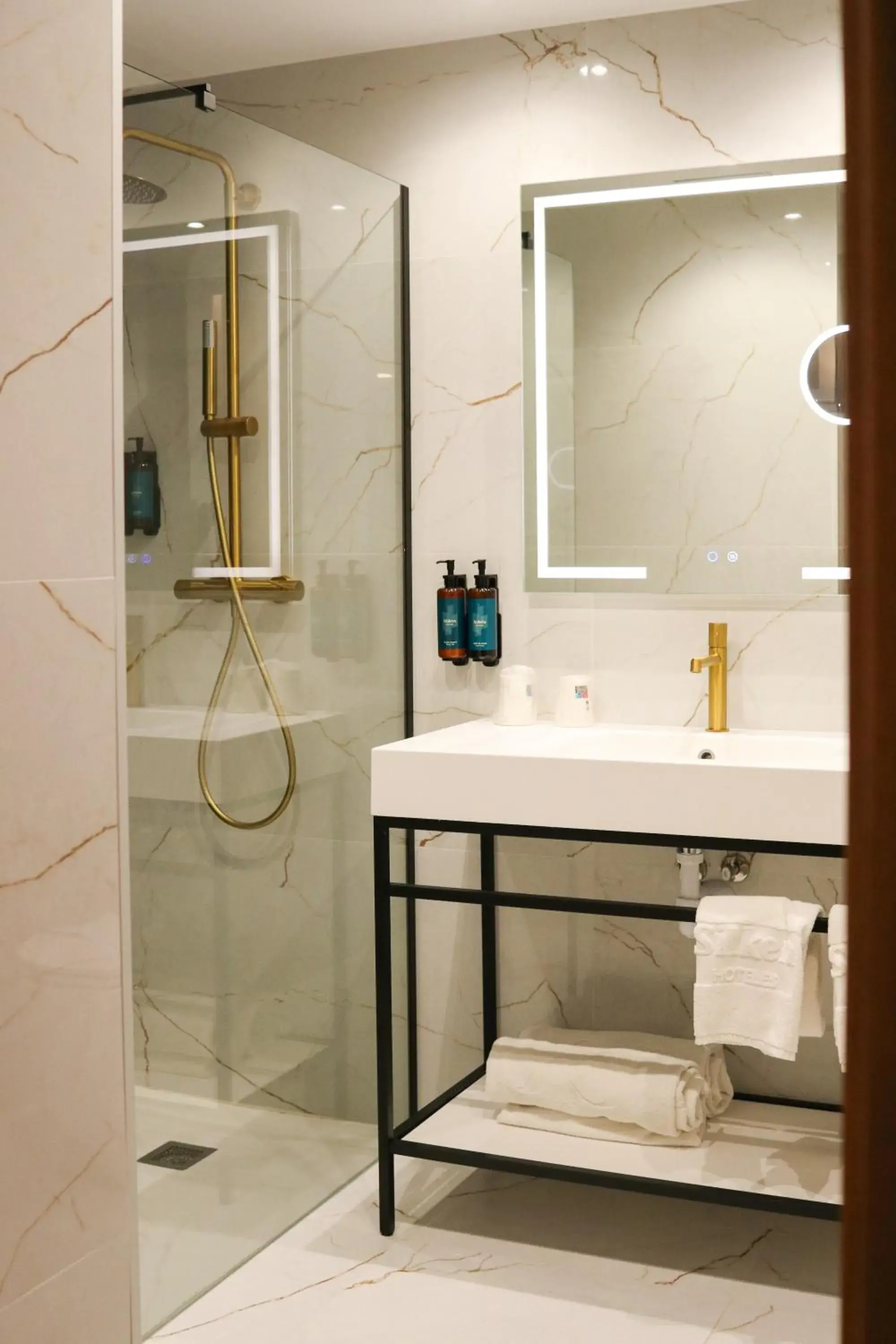 Silken Rona Dalba Silken Rona Dalba