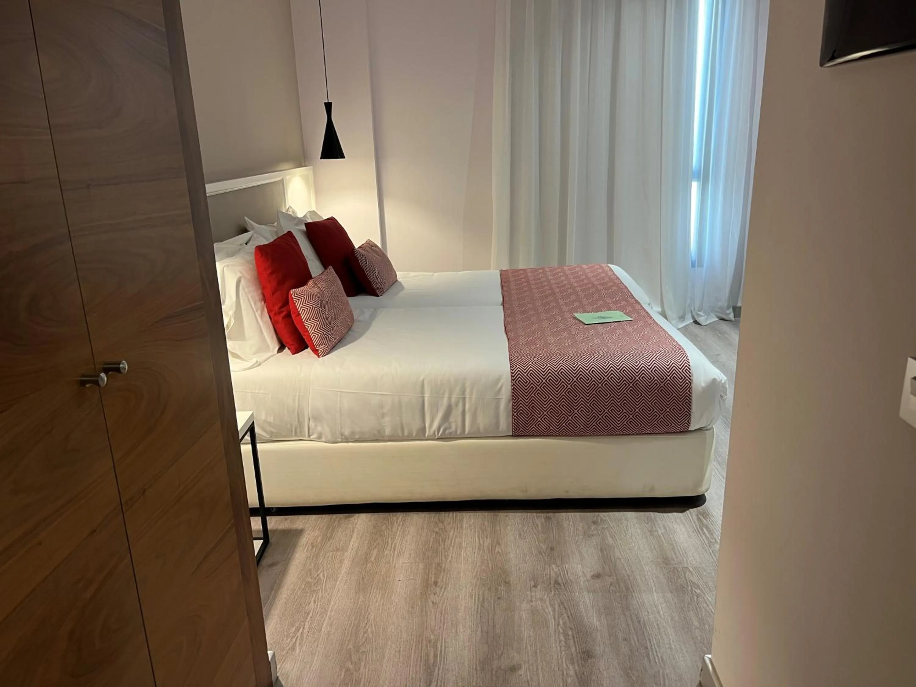 Bedroom, Bed in Silken Rona Dalba