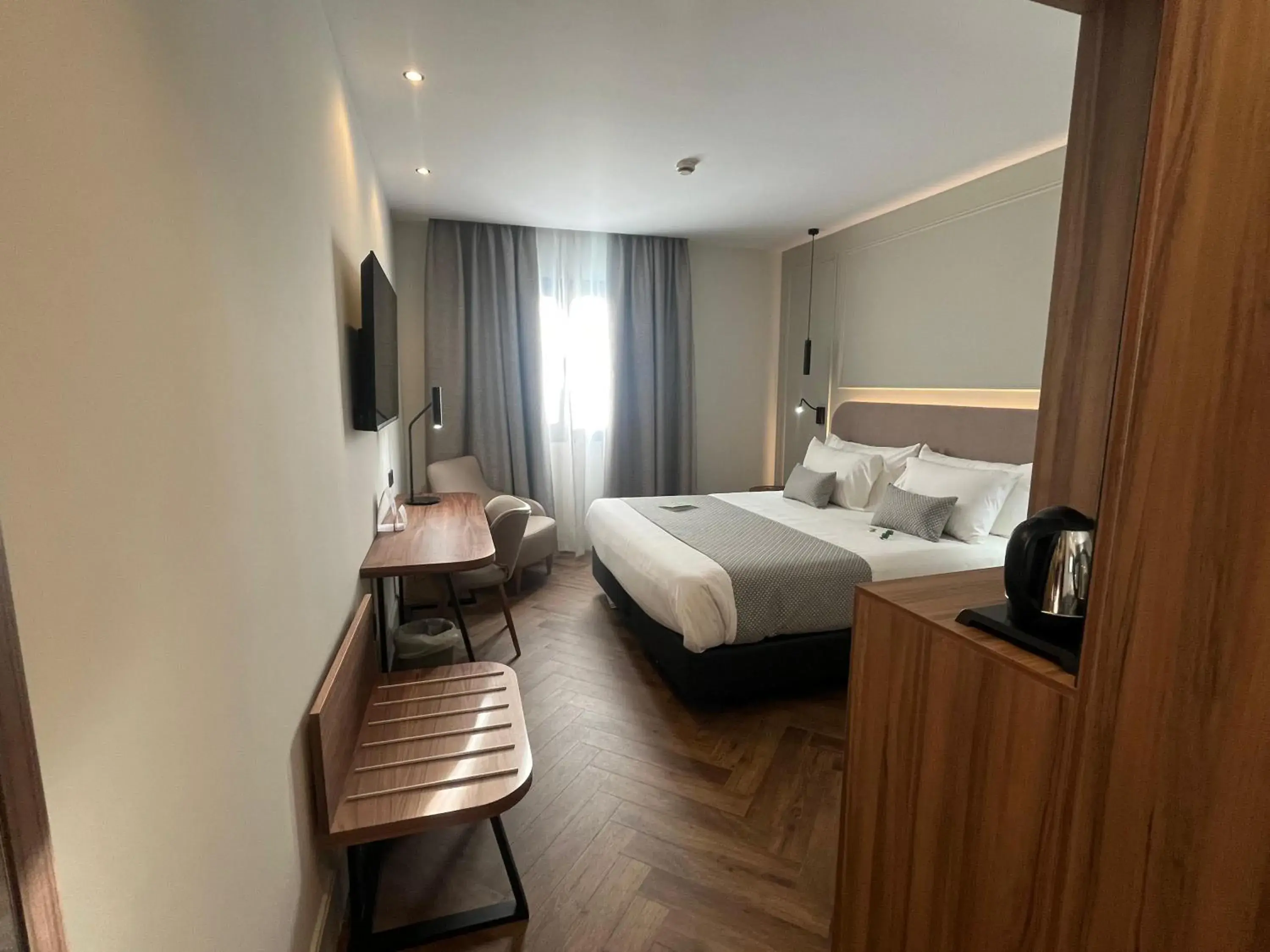 Bedroom, Bed in Silken Rona Dalba Bedroom, Bed in Silken Rona Dalba