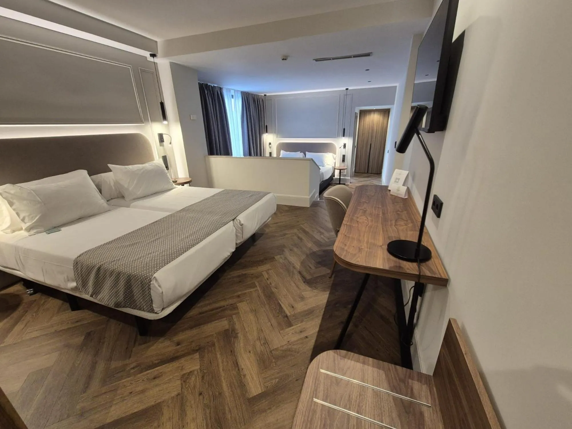 Bedroom, Bed in Silken Rona Dalba