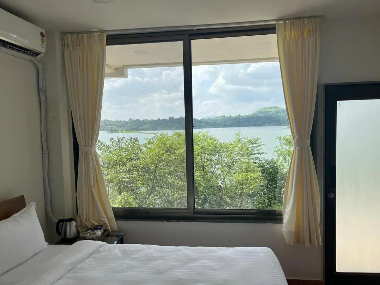 Bed in Shvas Island Resort