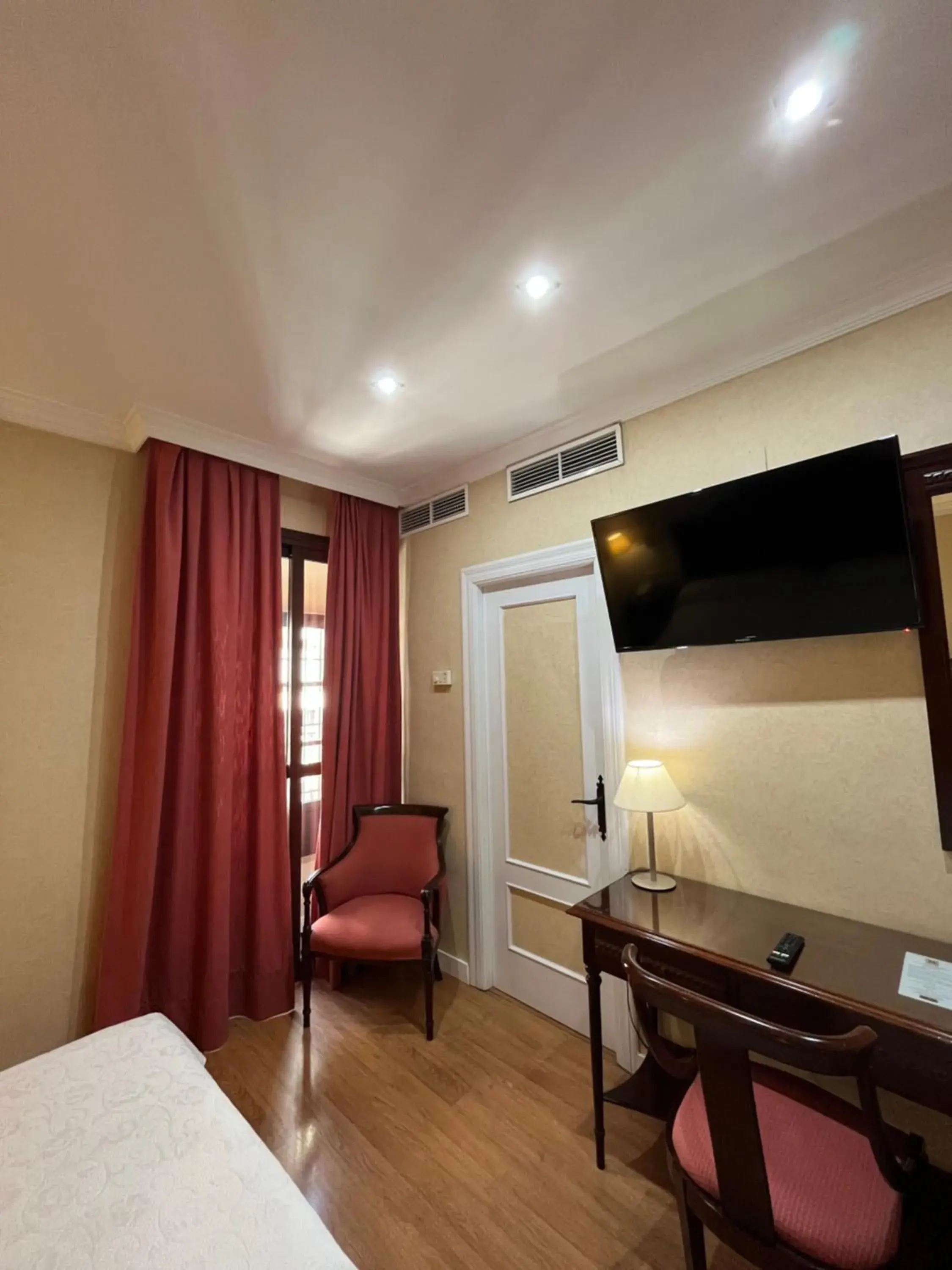 Bedroom, Bed in Hotel Santo Domingo Lucena Bedroom, Bed in Hotel Santo Domingo Lucena