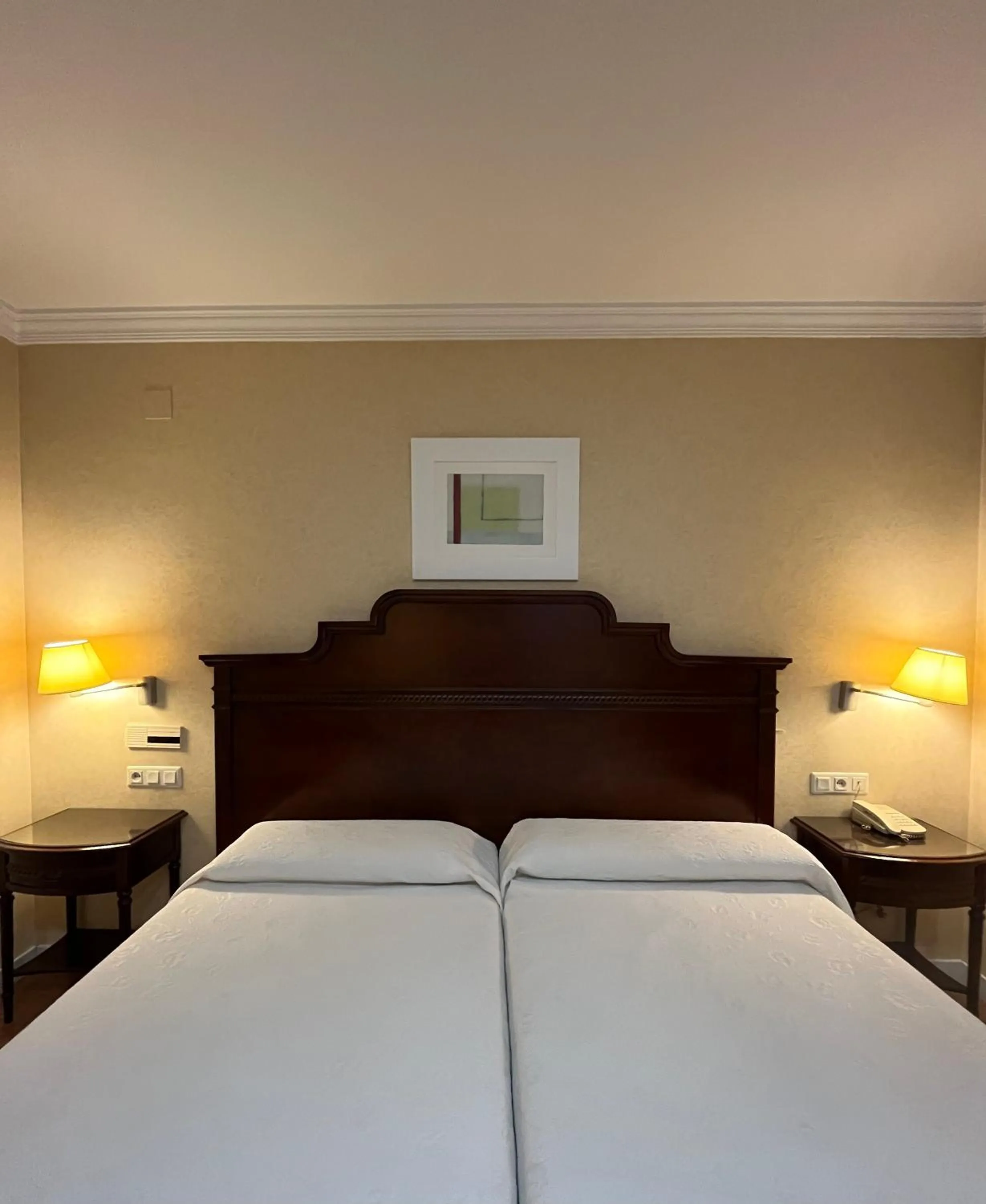 Bedroom, Bed in Hotel Santo Domingo Lucena