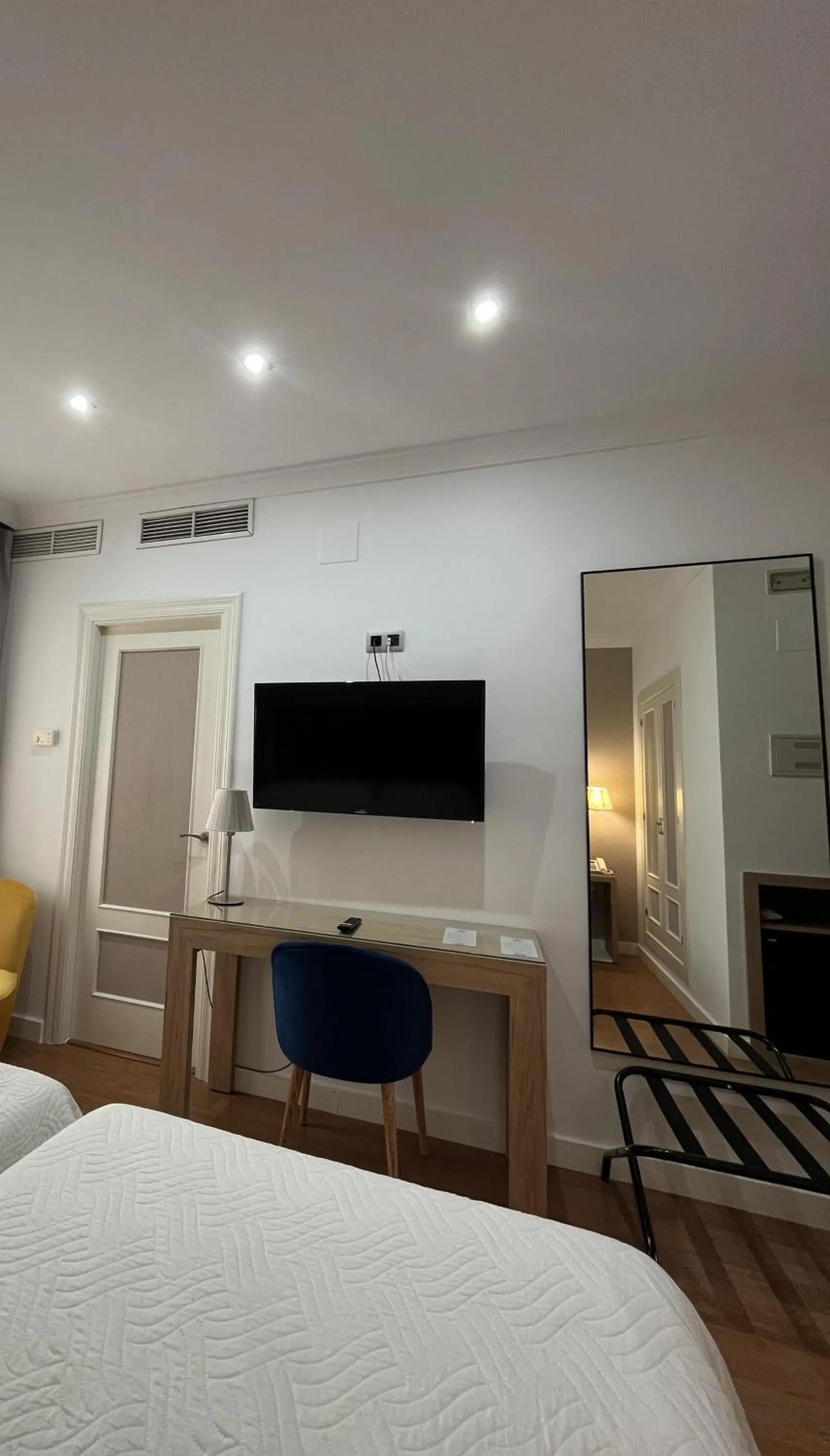 Bedroom, Bed in Hotel Santo Domingo Lucena