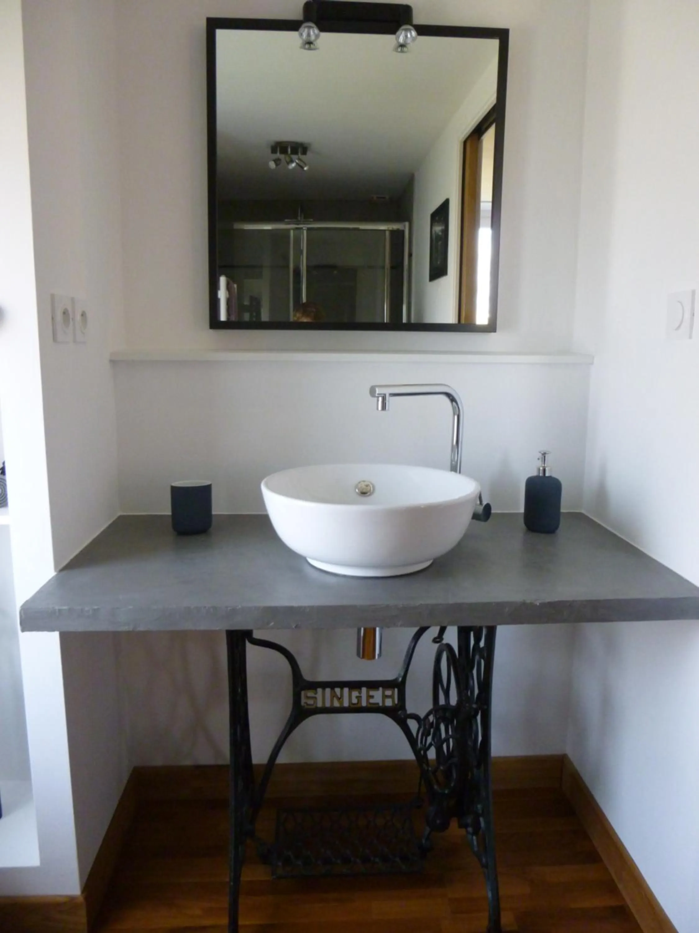 Decorative detail in Monts et Merveilles