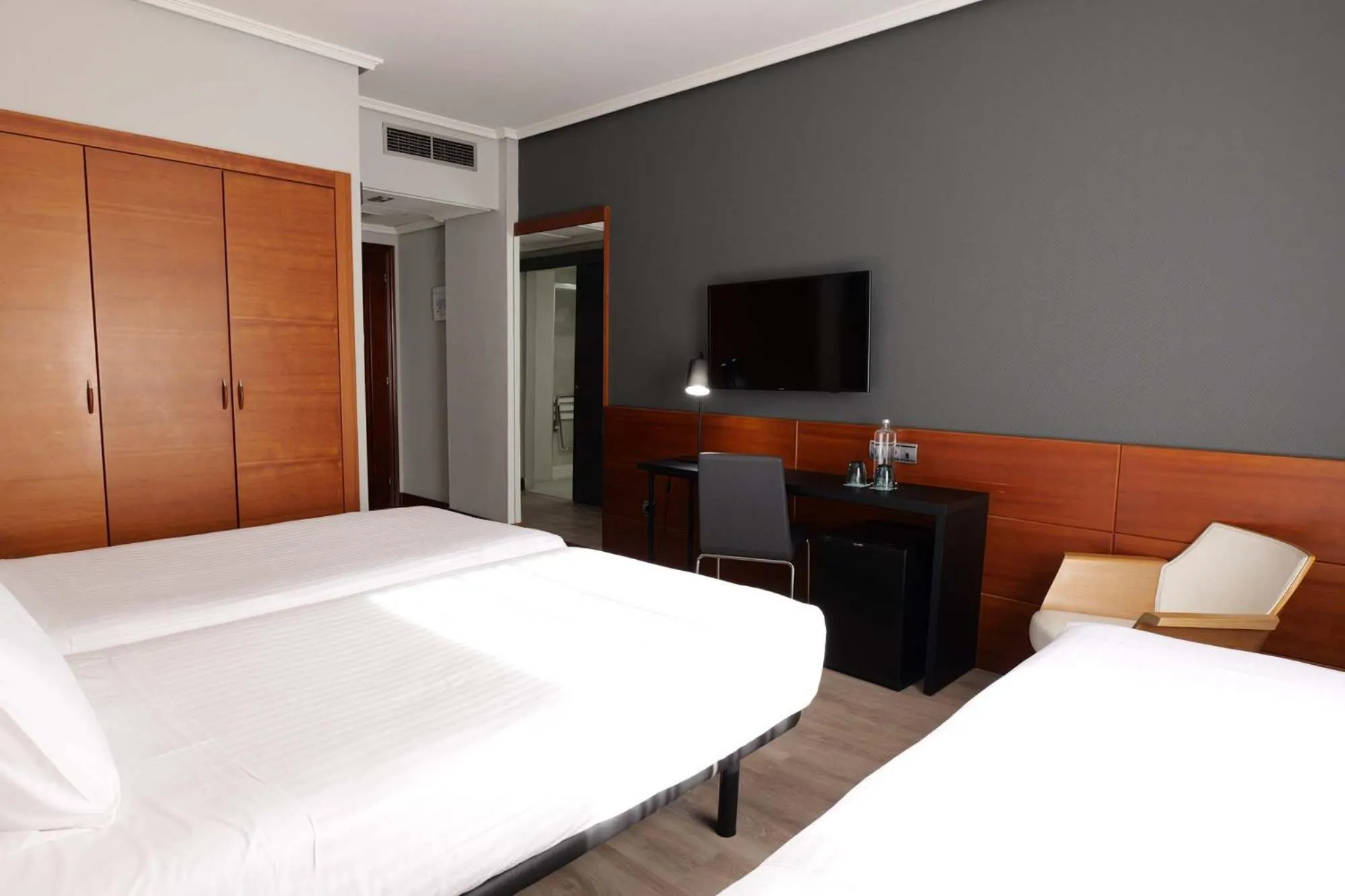 Bed in Eurostars Amara