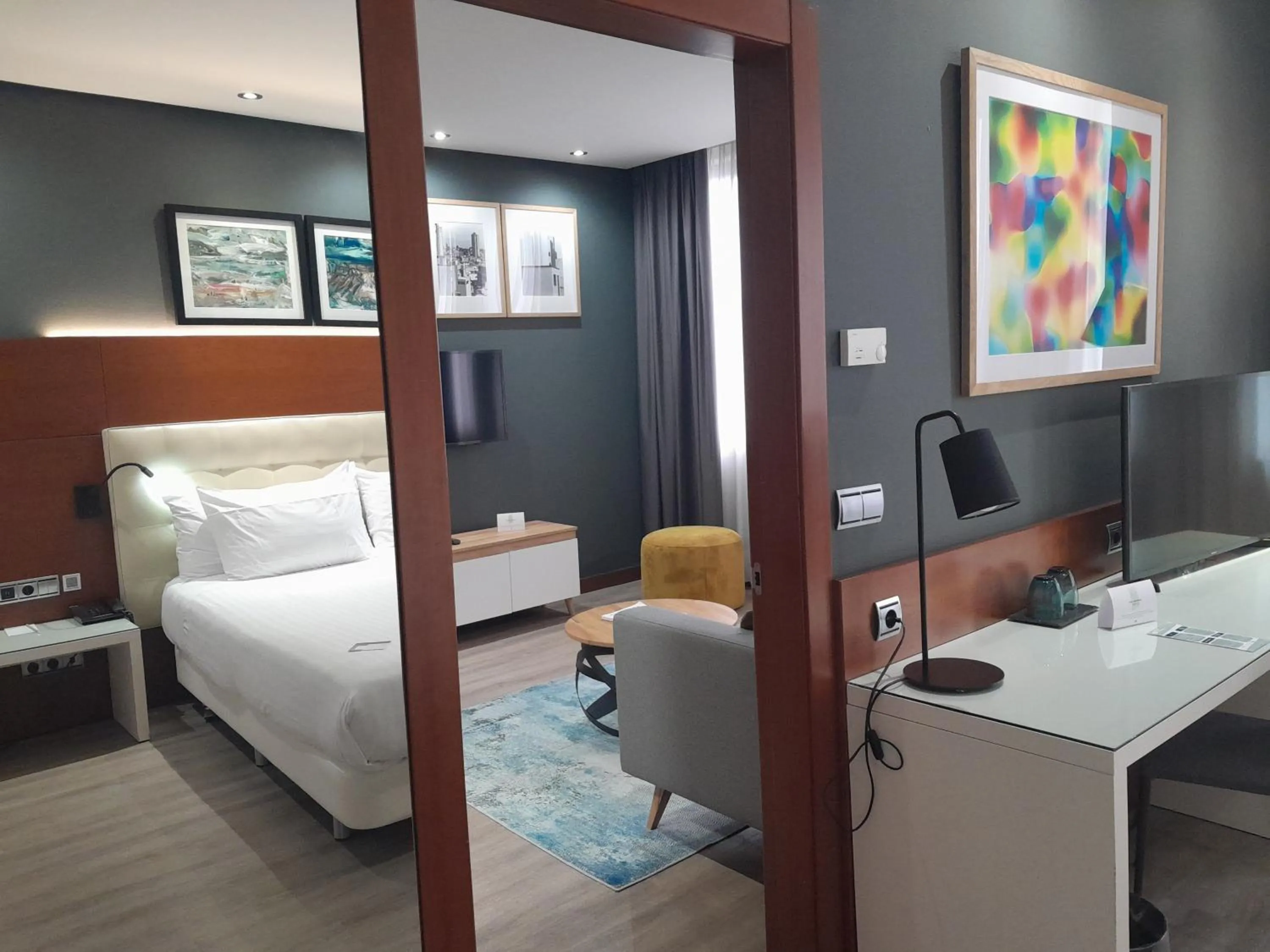 Bedroom, Bed in Hotel Silken Amara Plaza