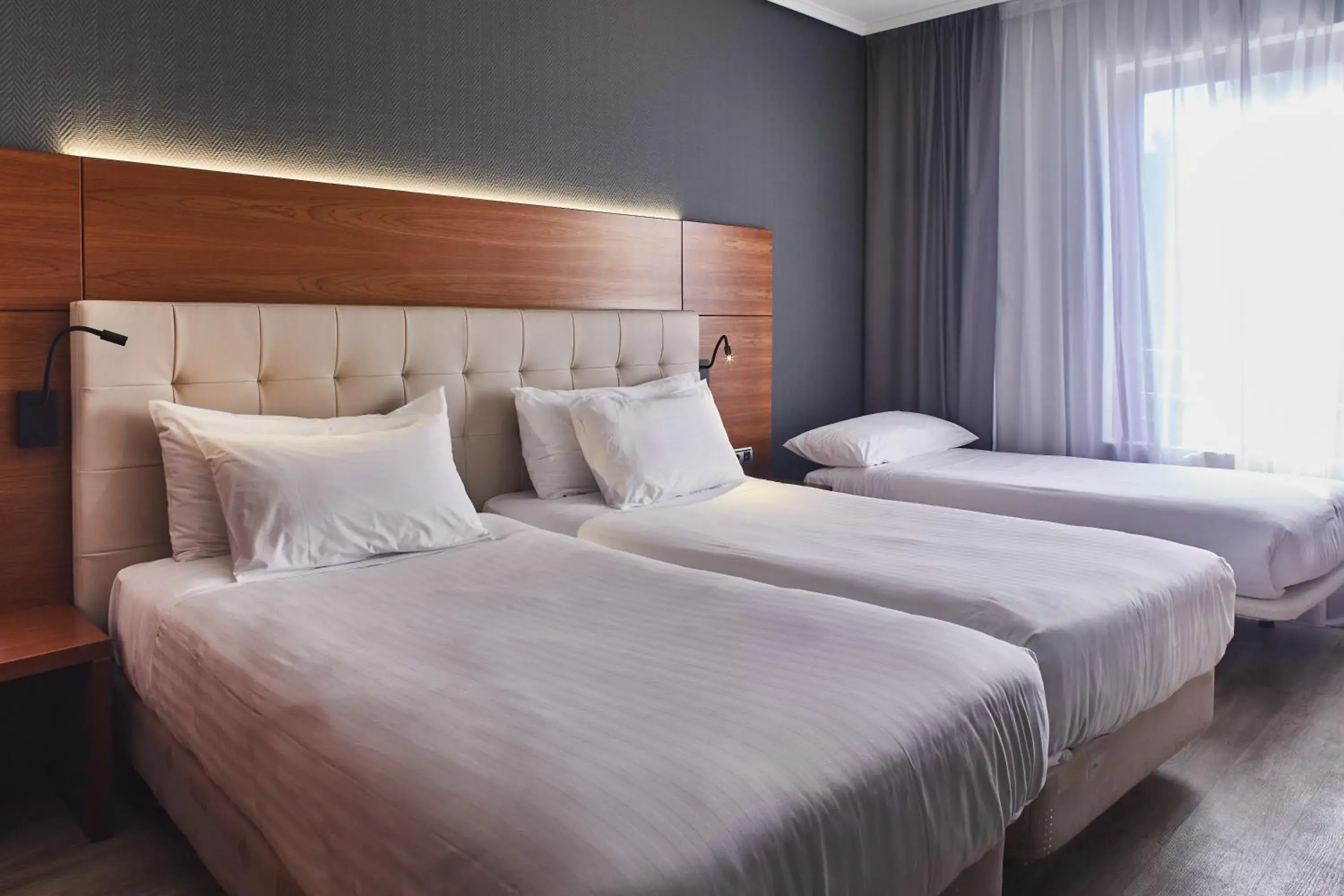 Standard Double Room with Extra Bed for Child in Hotel Silken Amara Plaza Standard Double Room with Extra Bed for Child in Hotel Silken Amara Plaza