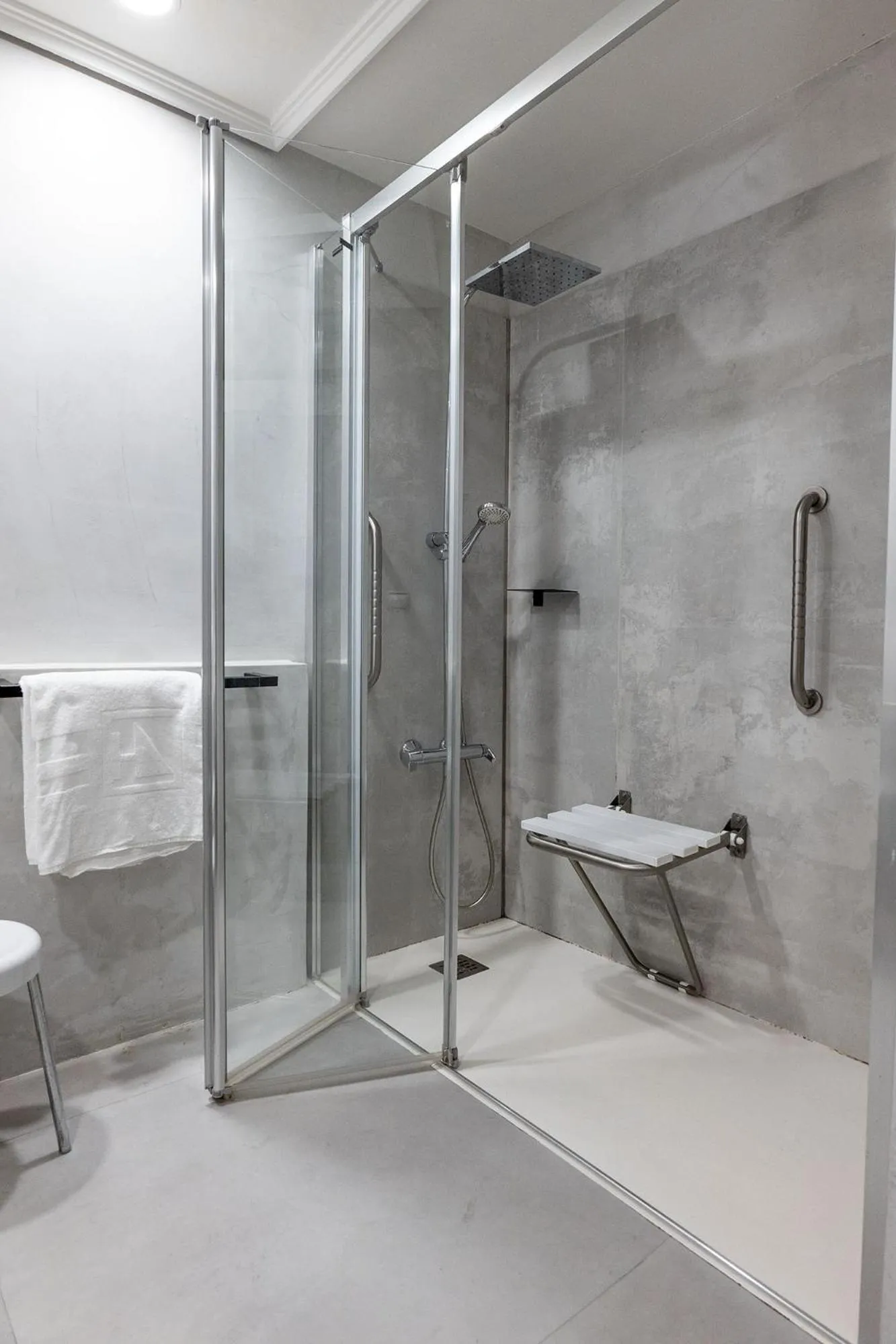 Shower in Eurostars Amara