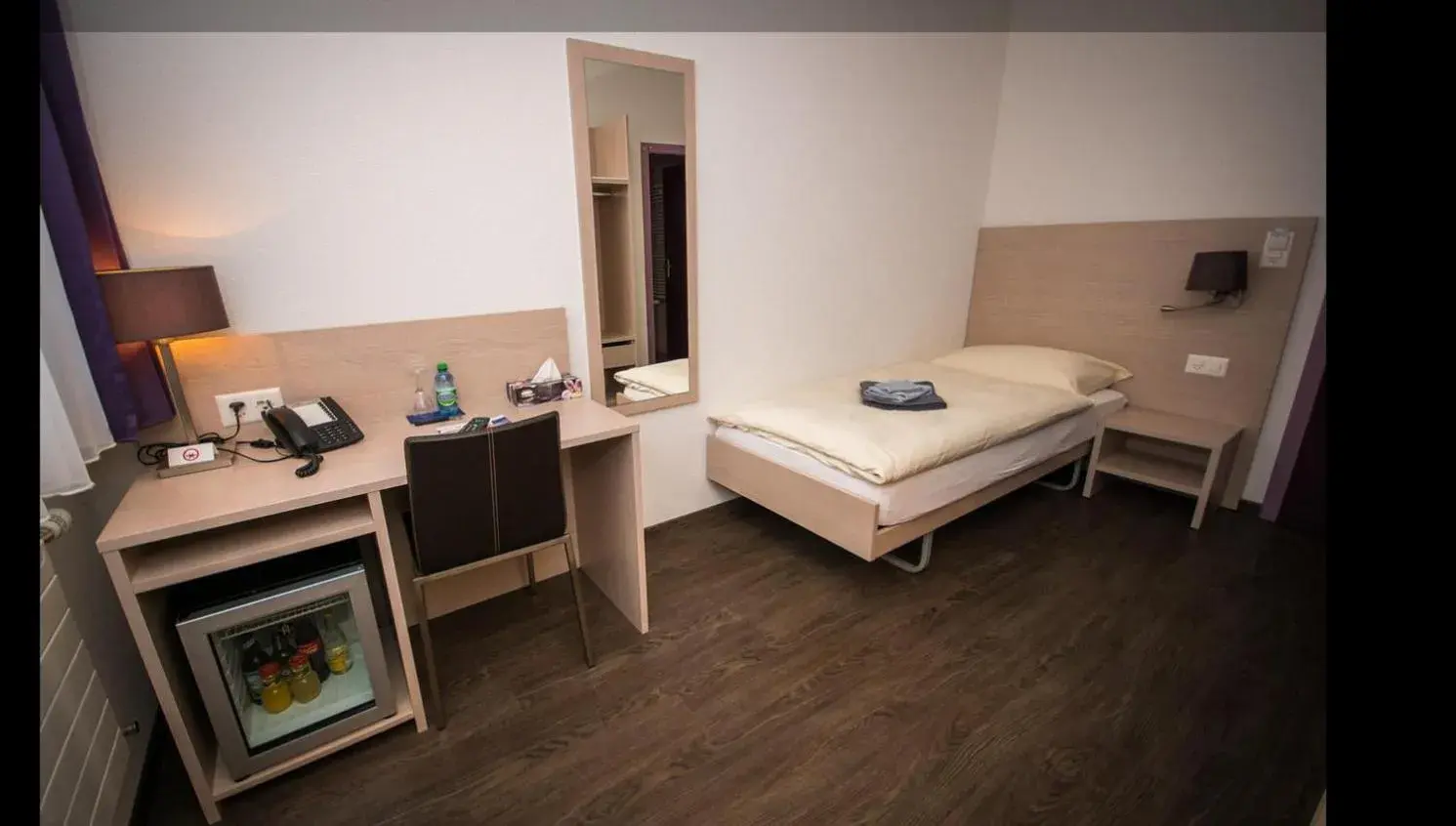 Single Room with Garden View - single occupancy in Hôtel de ville du Sentier Single Room with Garden View - single occupancy in Hôtel de ville du Sentier